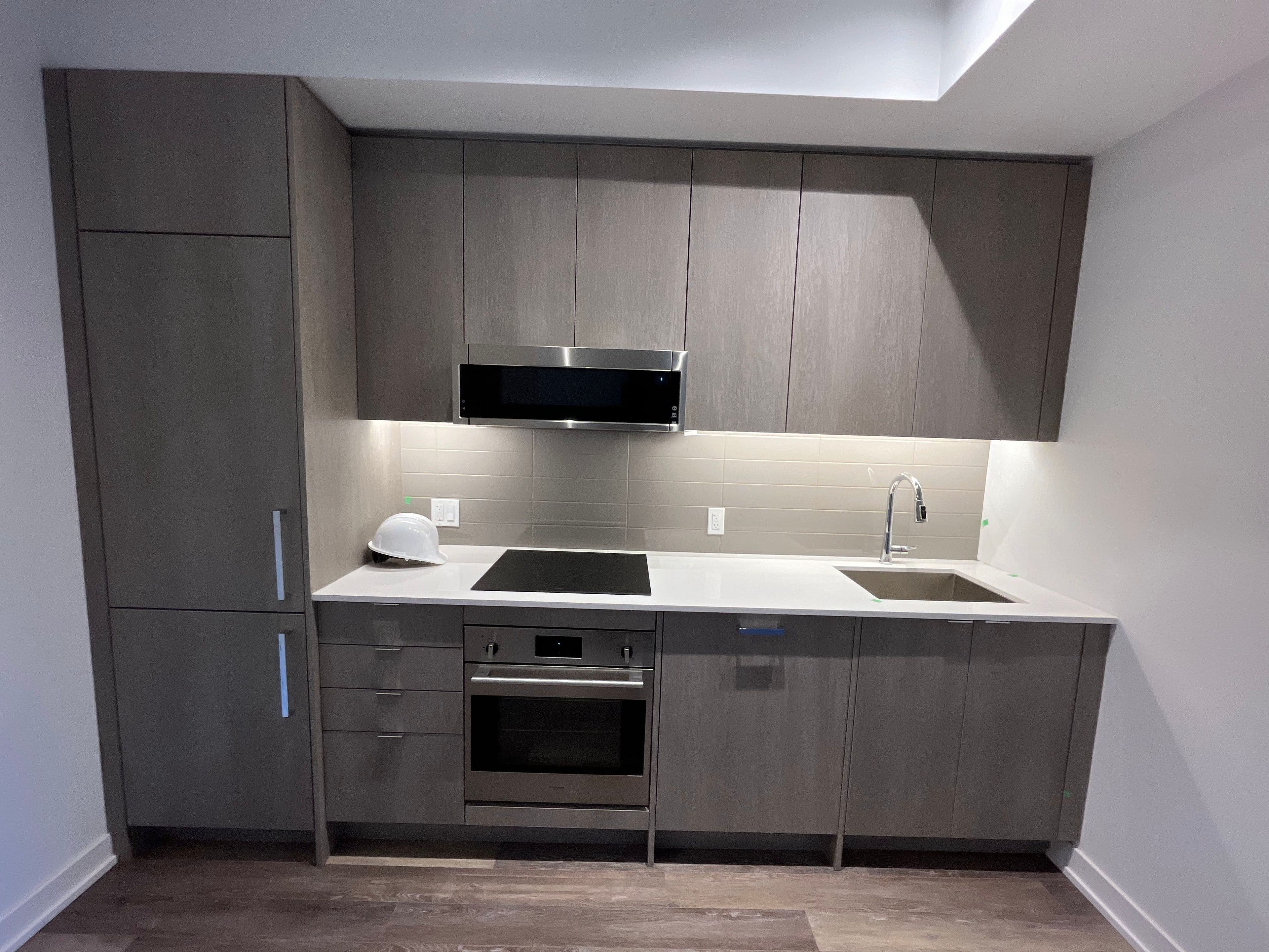 250 Lawrence Avenue W 401, Toronto C04, ON M5M 1B2