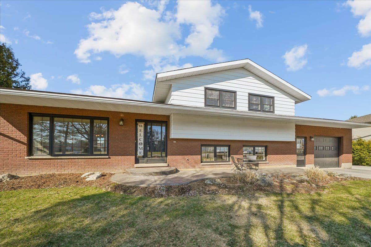 883 30th Street W, Georgian Bluffs, ON N4K 6V5