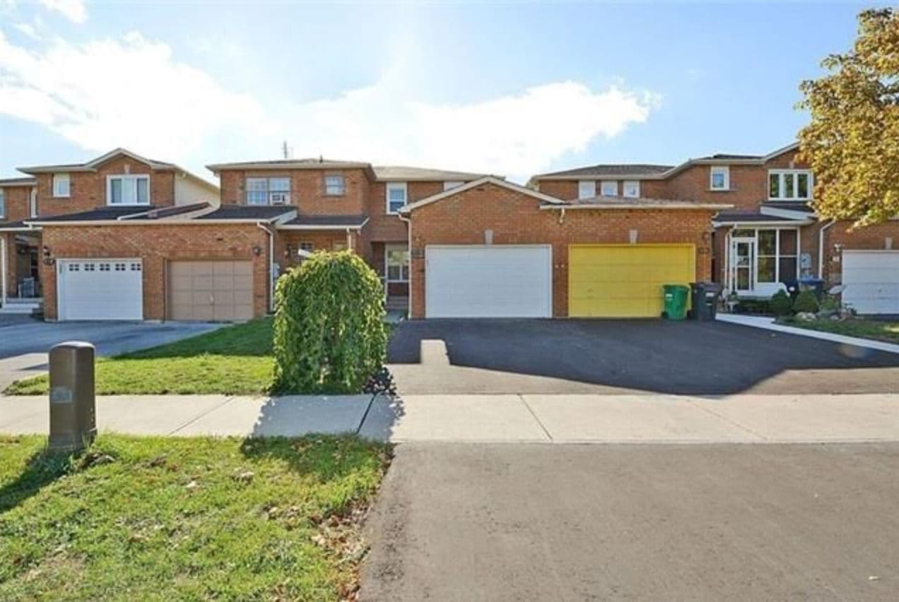 121 Tulip Drive, Brampton, ON L6Y 3W2