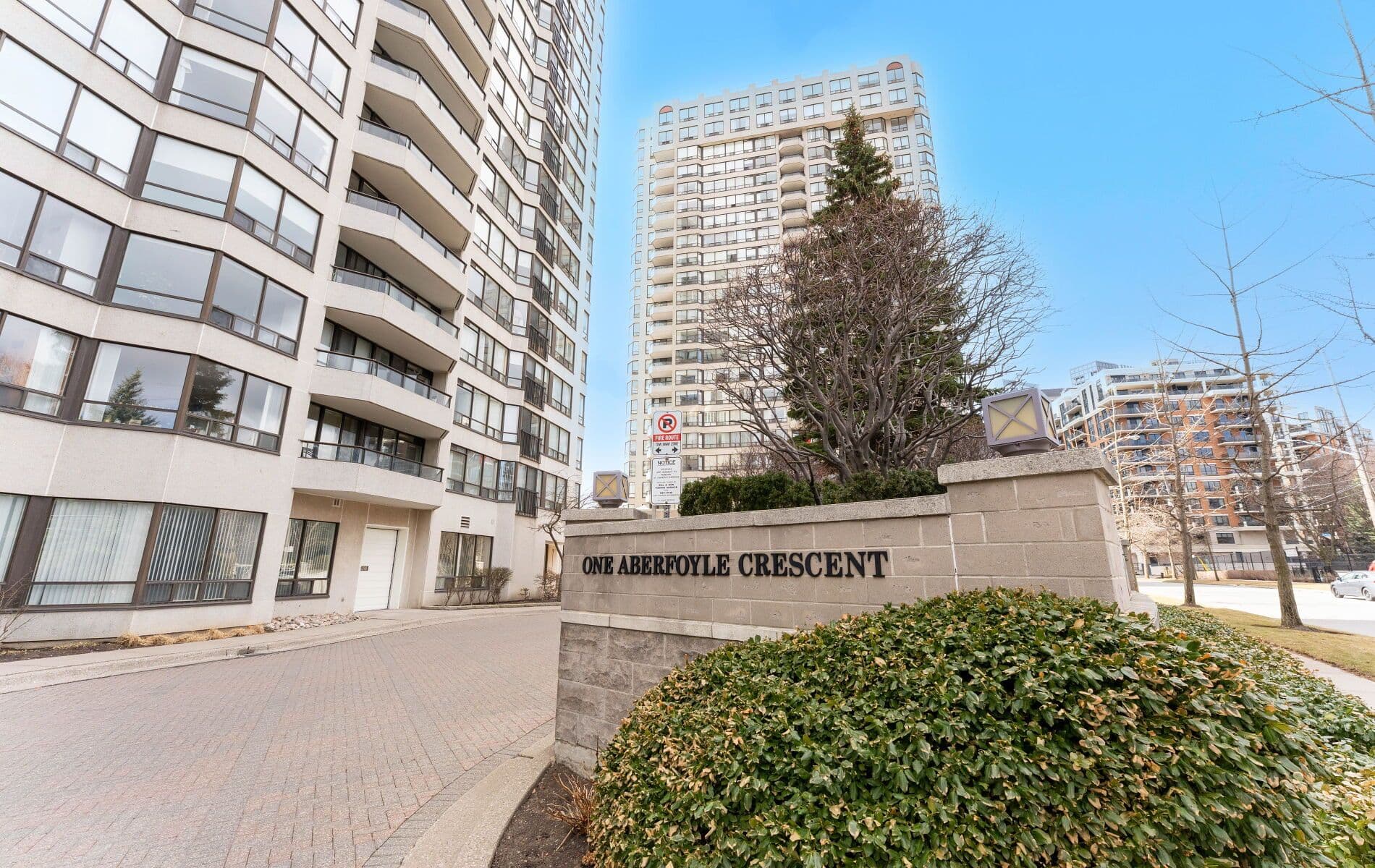 1 Aberfoyle Crescent 2112, Toronto W08, ON M8X 2X8