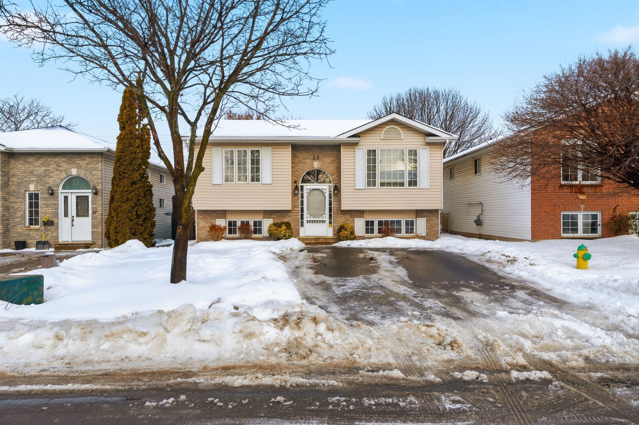 25 Faraday Gardens, Belleville, ON K8P 5J5