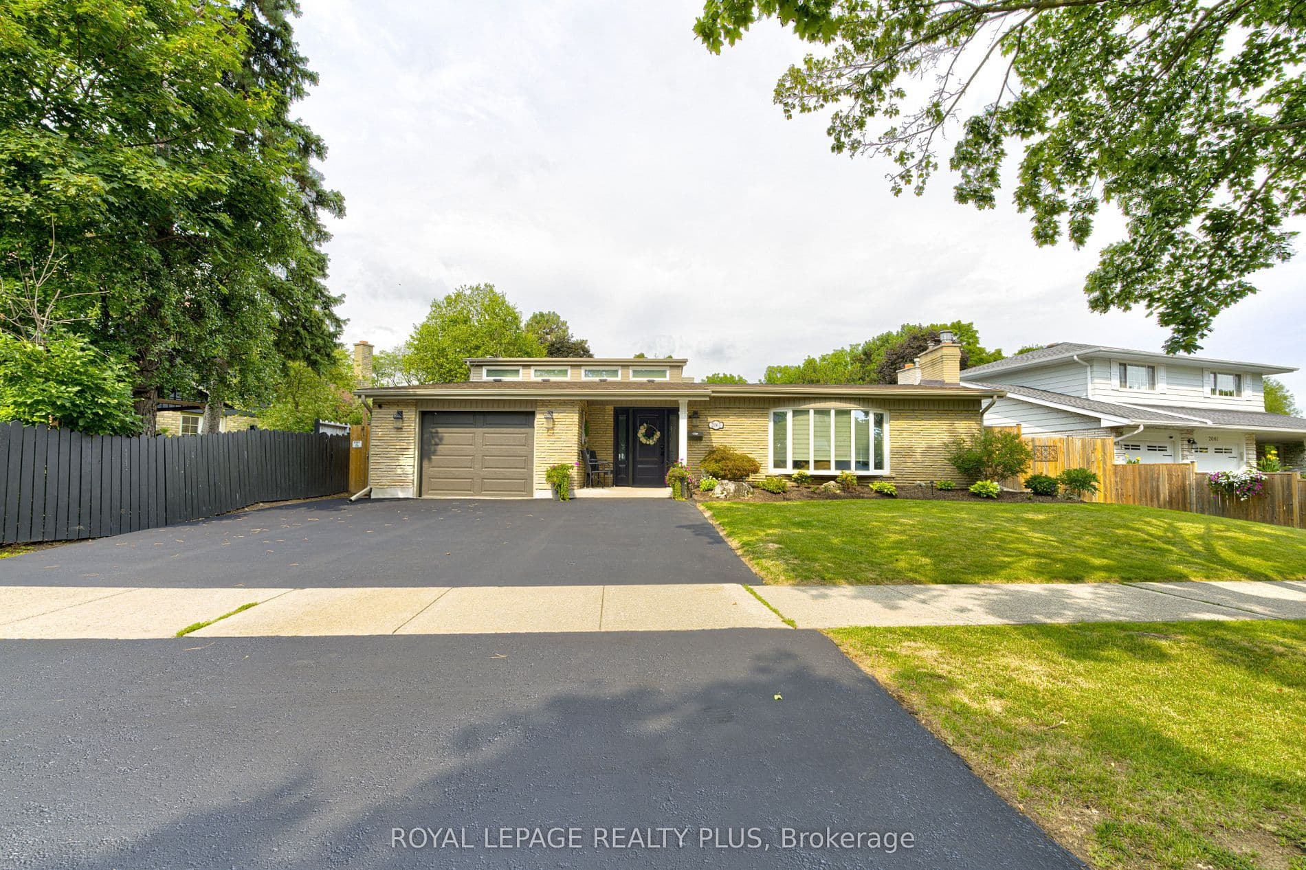2063 Cavendish Drive, Burlington, ON L7P 1Y9
