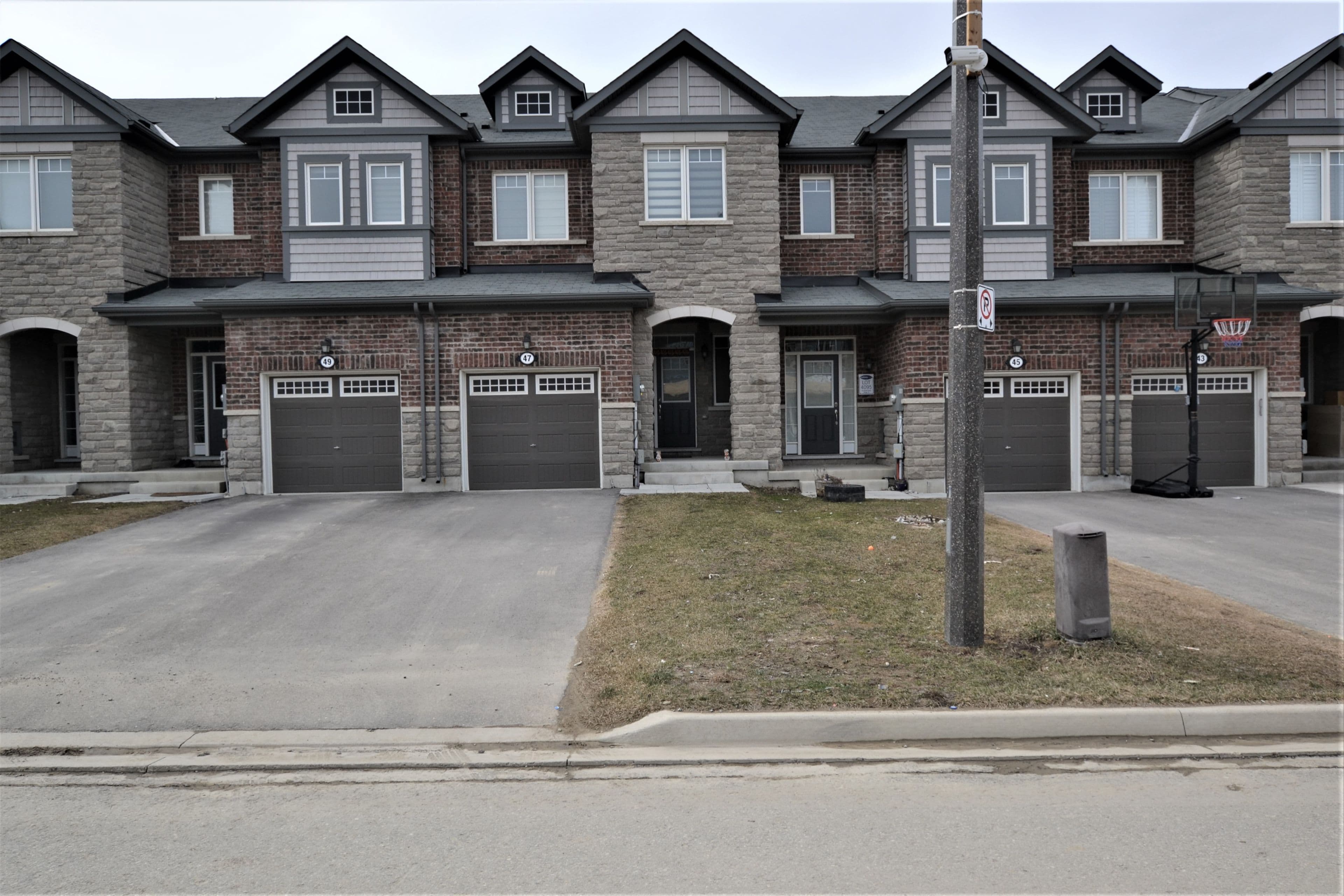 47 Phyllis Drive, Caledon, ON L7C 2E9
