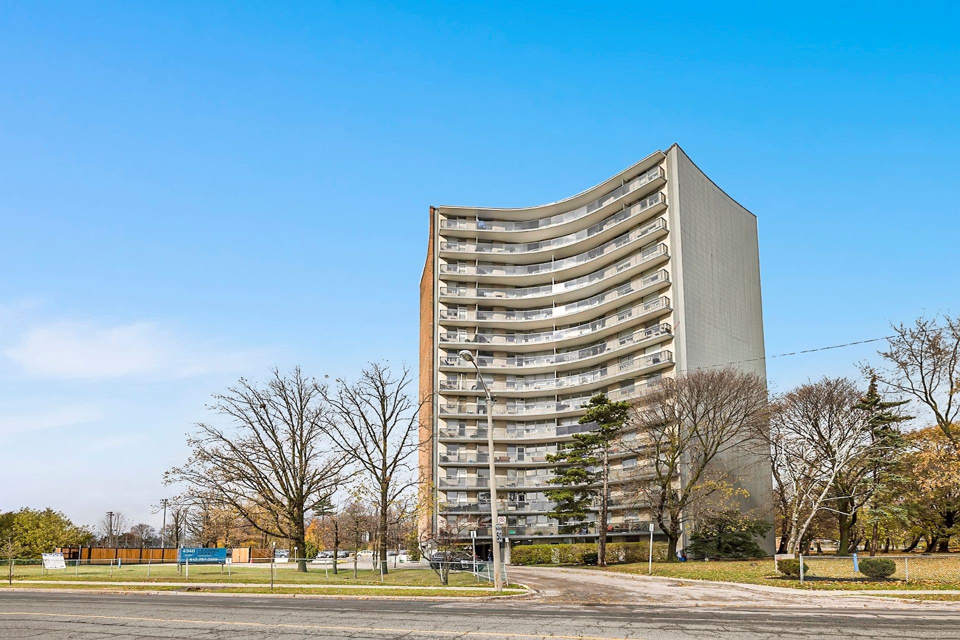 4340 Bloor Street W 505, Toronto W08, ON M9C 2A6