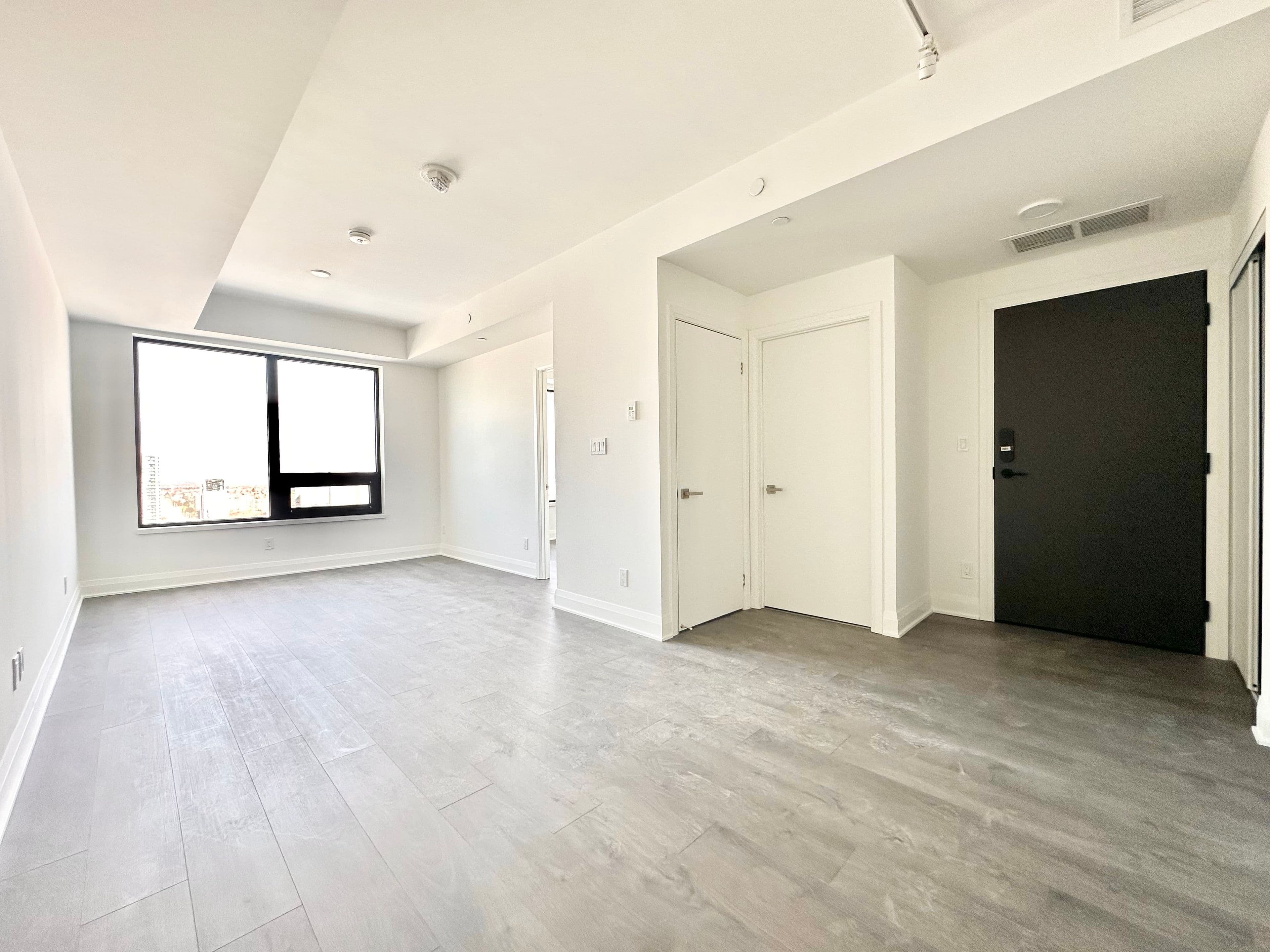 2 Erskine Road 2611, Mississauga, ON L5B 0S1