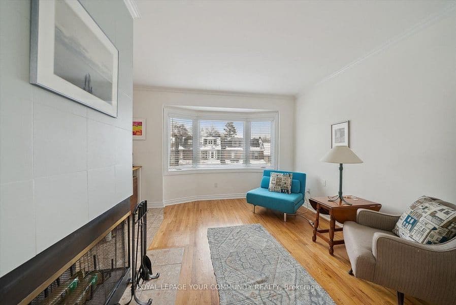 60 Kippendavie Avenue 201, Toronto E02, ON M4L 3R5