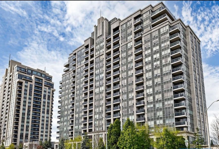 15 North Park Road 211, Vaughan, ON L4J 0A1