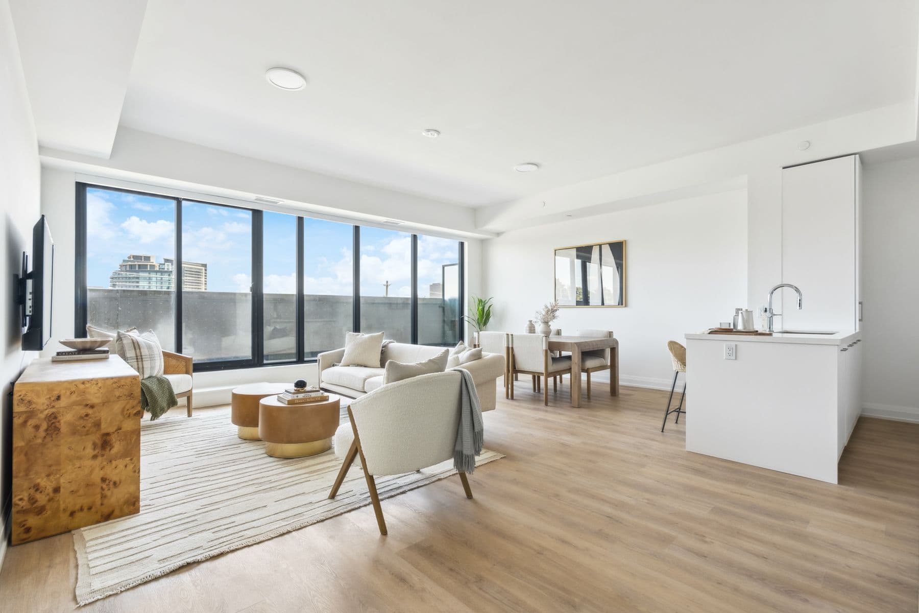 36 Brentcliffe Road 214, Toronto C11, ON M4G 0E1