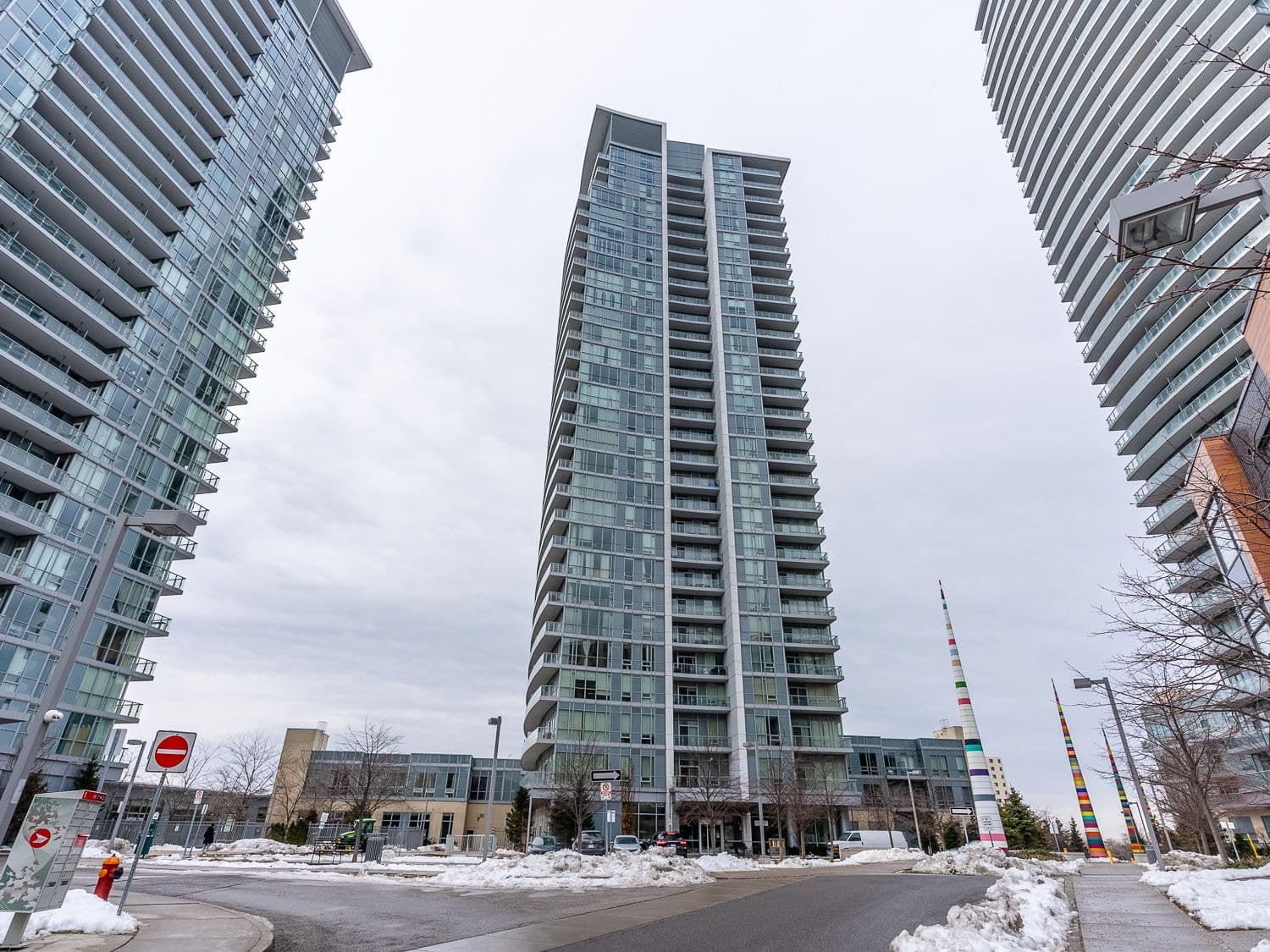 75 North Park Road 1105, Vaughan, ON L4J 0H8