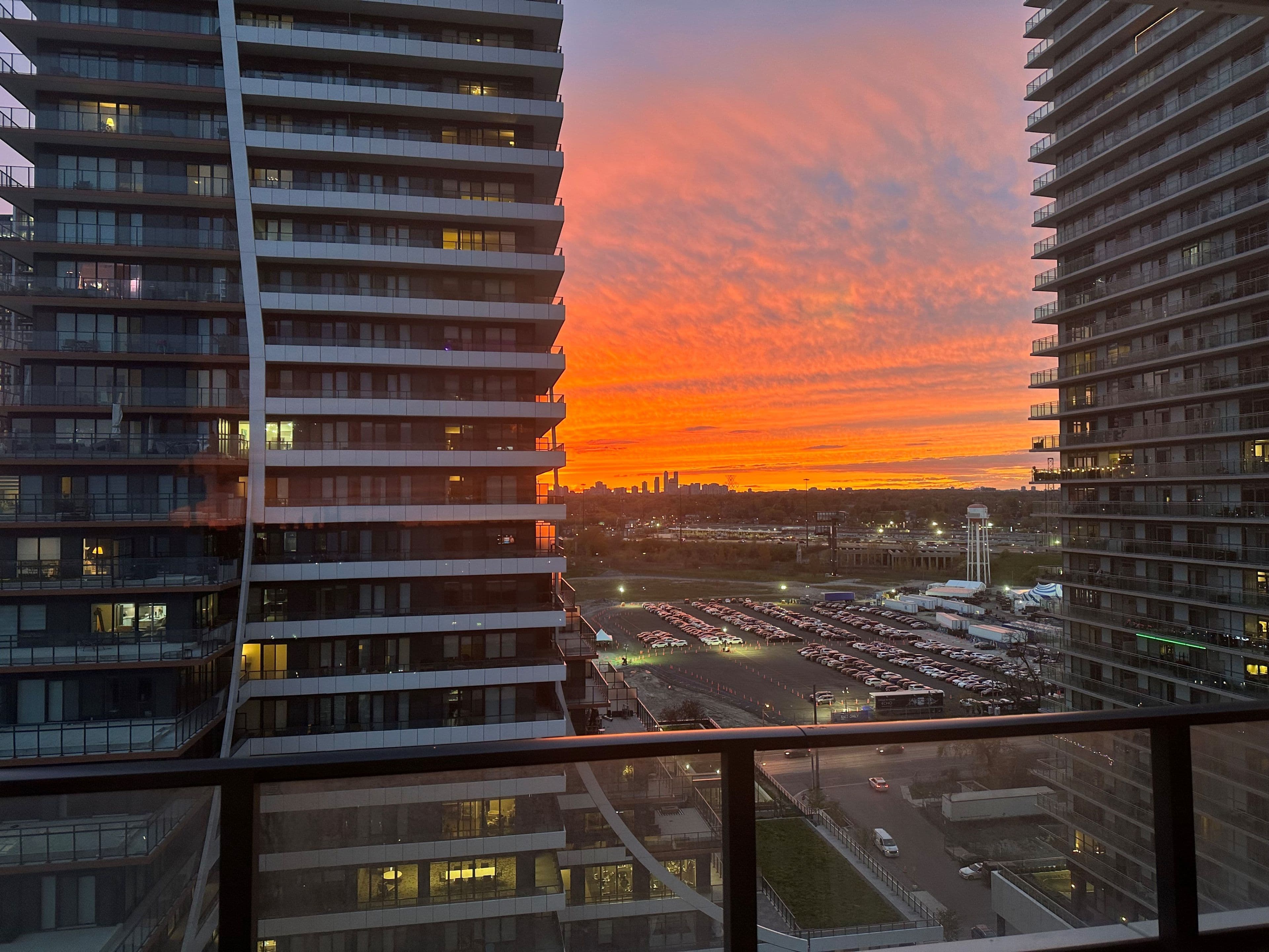 20 Shore Breeze Drive 1402, Toronto W06, ON M8V 0C7