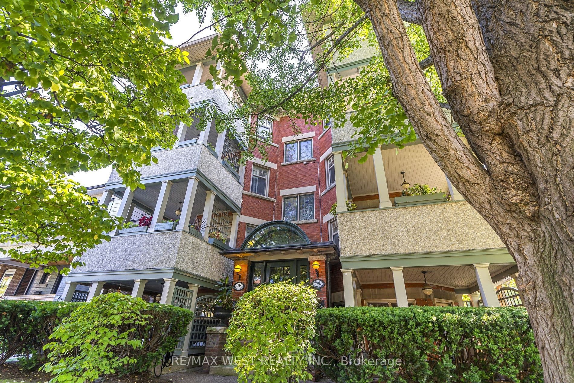 9A Humewood Drive, Toronto C03, ON M6C 1C9