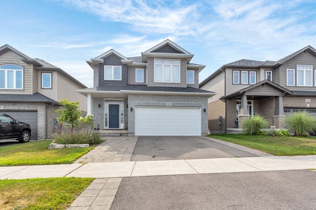 21 CHAMBERLAIN Avenue, Ingersoll, ON N5C 0C6