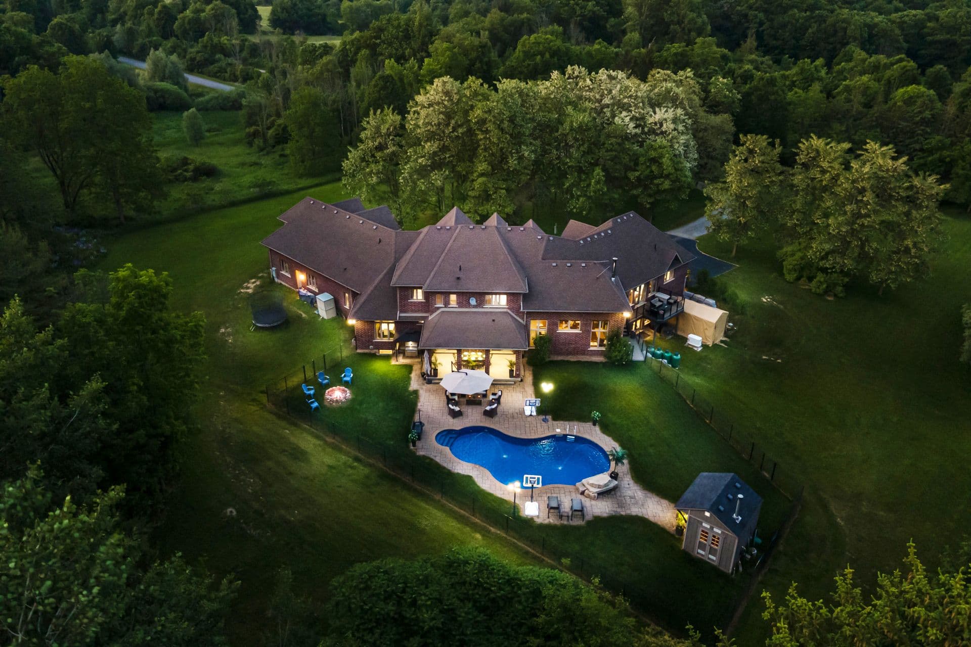 814 Binkley Road, Hamilton, ON L9H 6V8