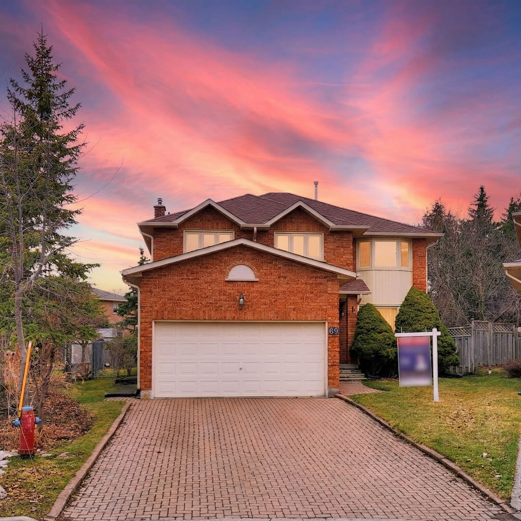 69 Dunbarton Court, Richmond Hill, ON L4C 8E9