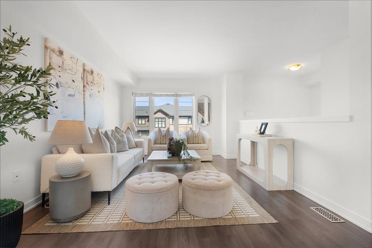 26 Crafter Crescent, Hamilton, ON L8J 2V5