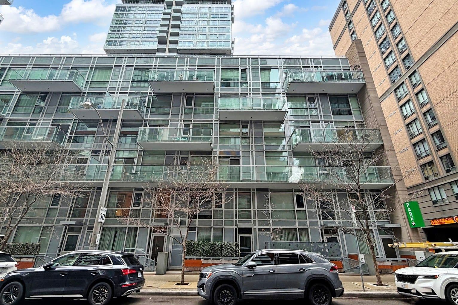 30 Nelson Street TH14, Toronto C01, ON M5V 0H5