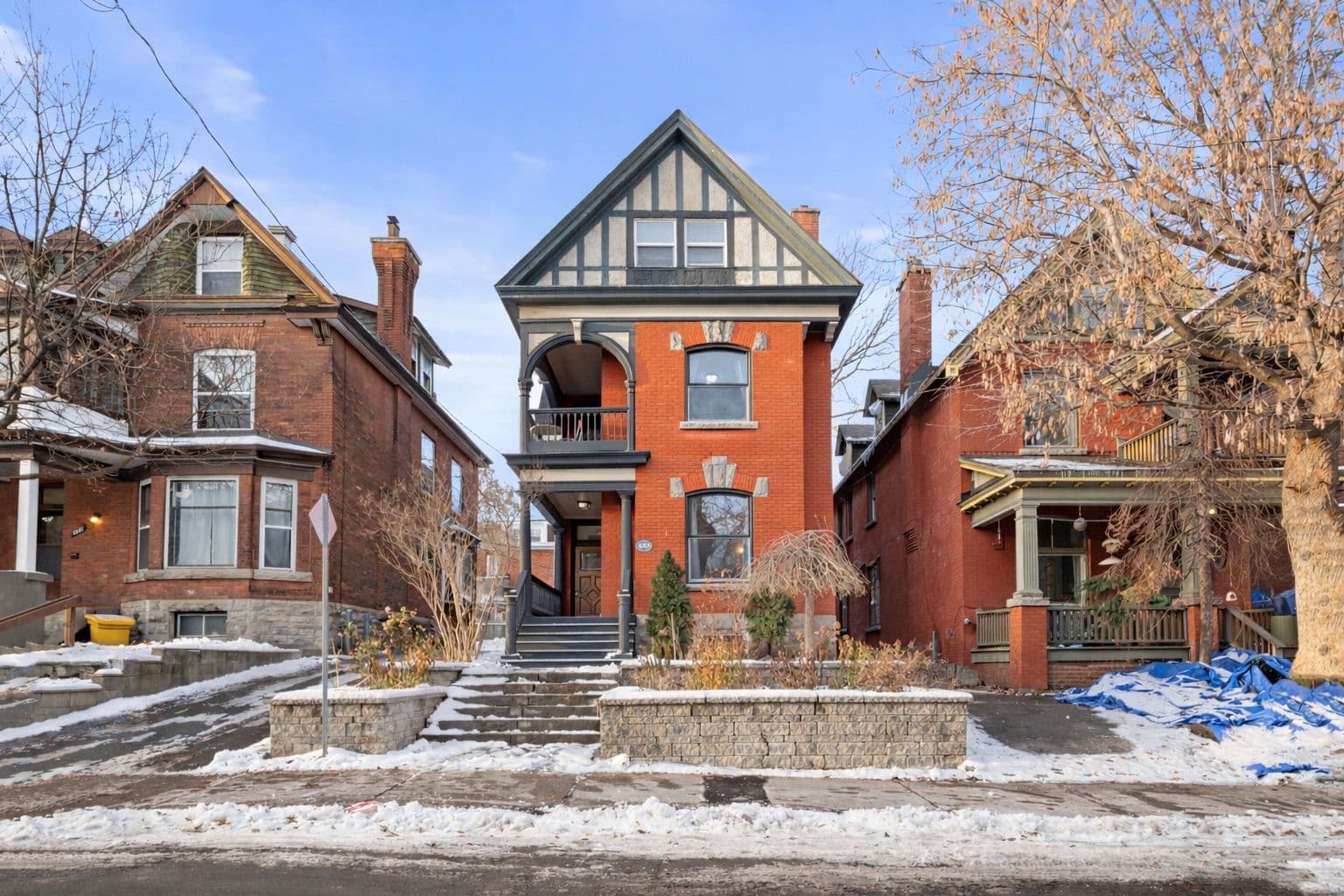 553 Gilmour Street, Ottawa Centre, ON K1R 5L5