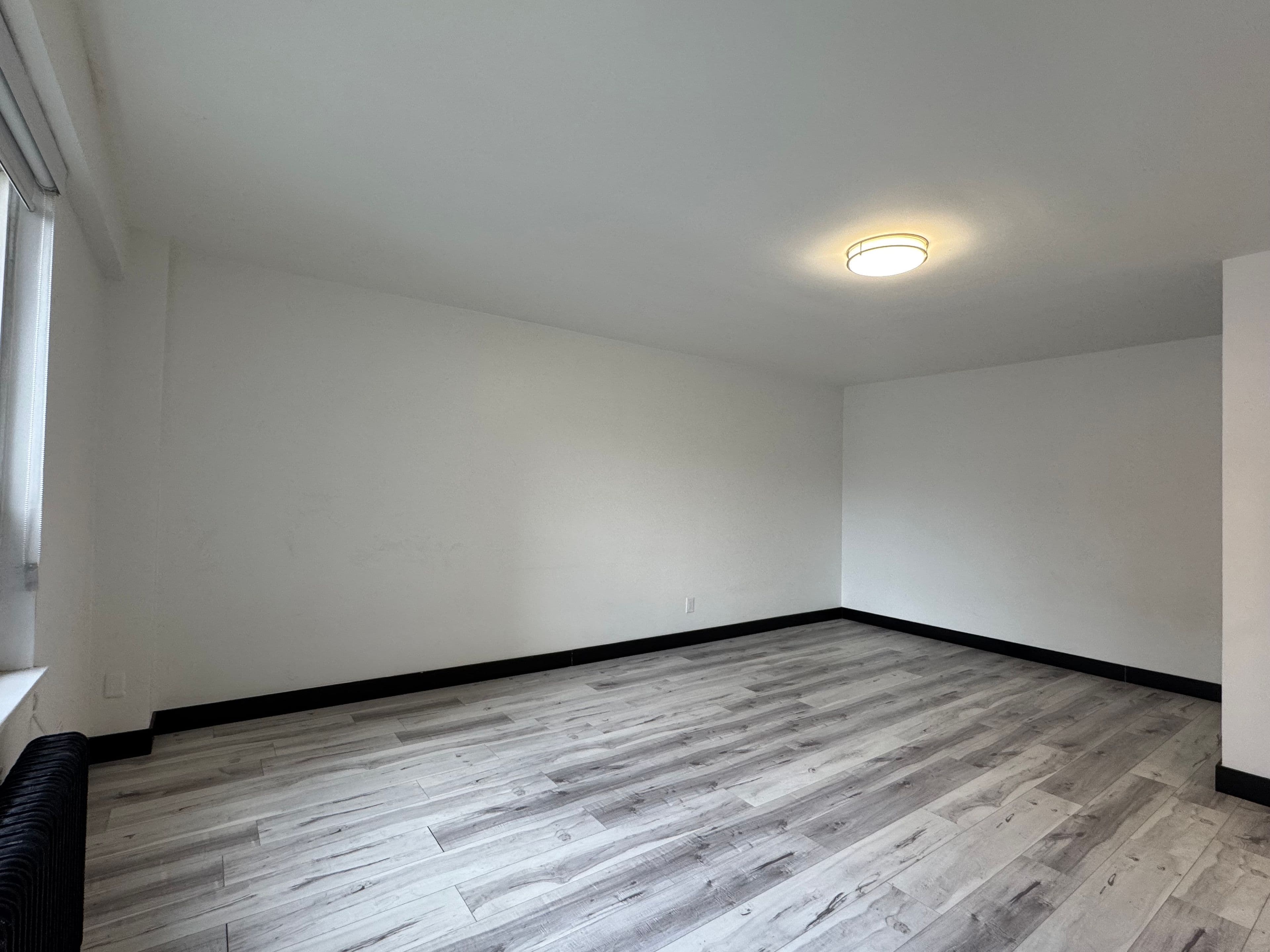 600 Eglinton Avenue W 106, Toronto C04, ON M5N 1C1