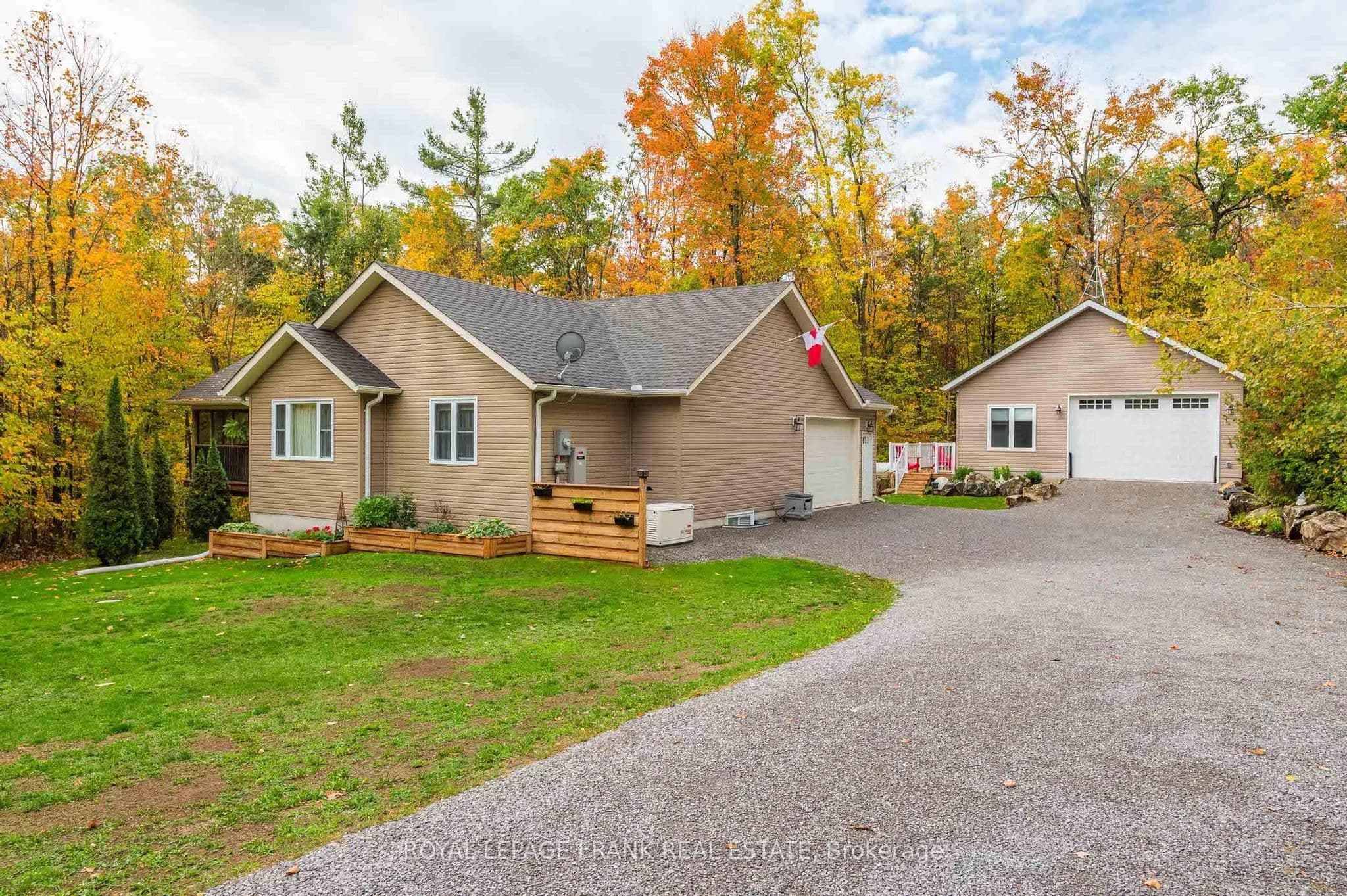 25 Lakeland Avenue, Trent Lakes, ON K0L 1J0