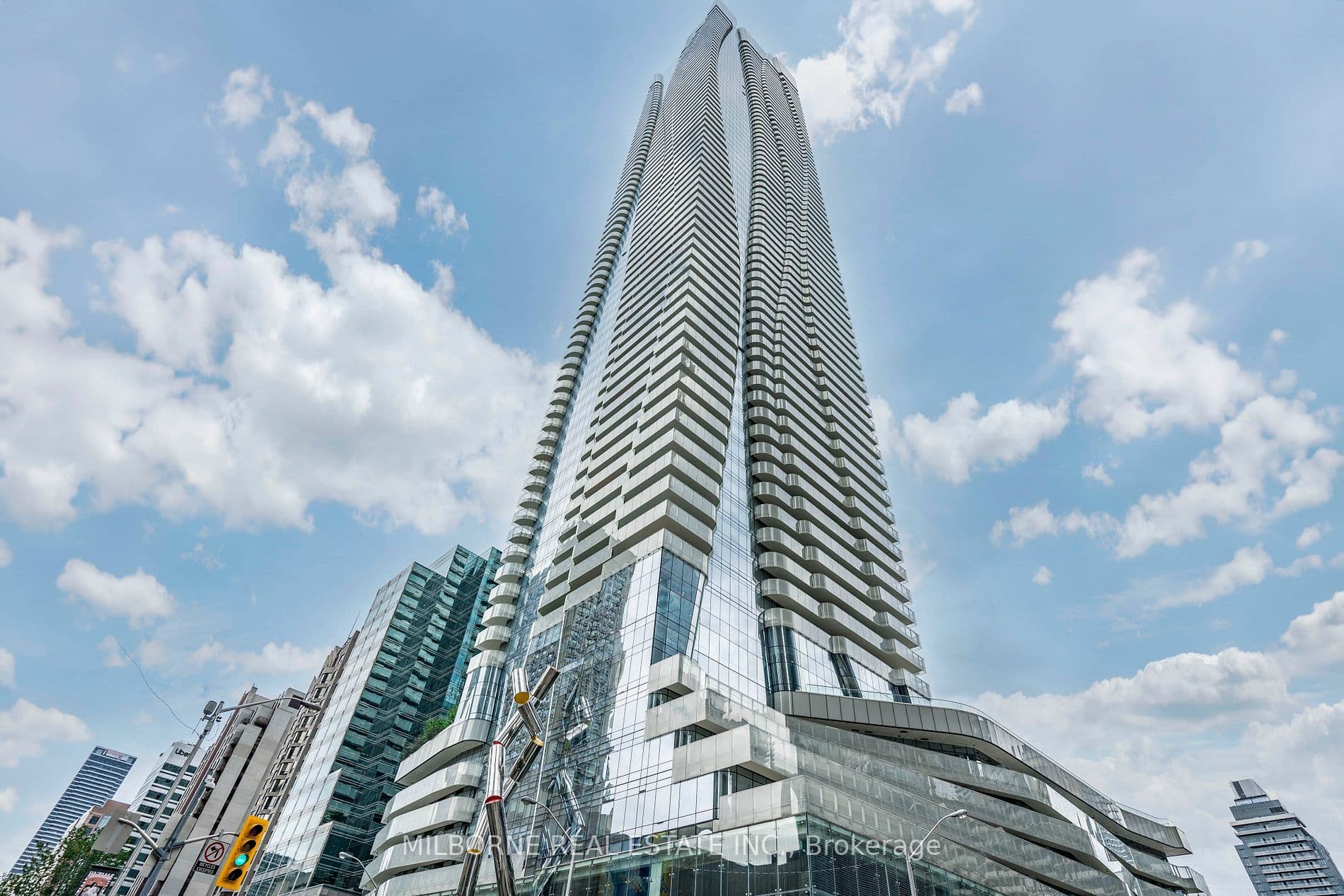 1 Bloor Street E 2101, Toronto C08, ON M4W 1A9