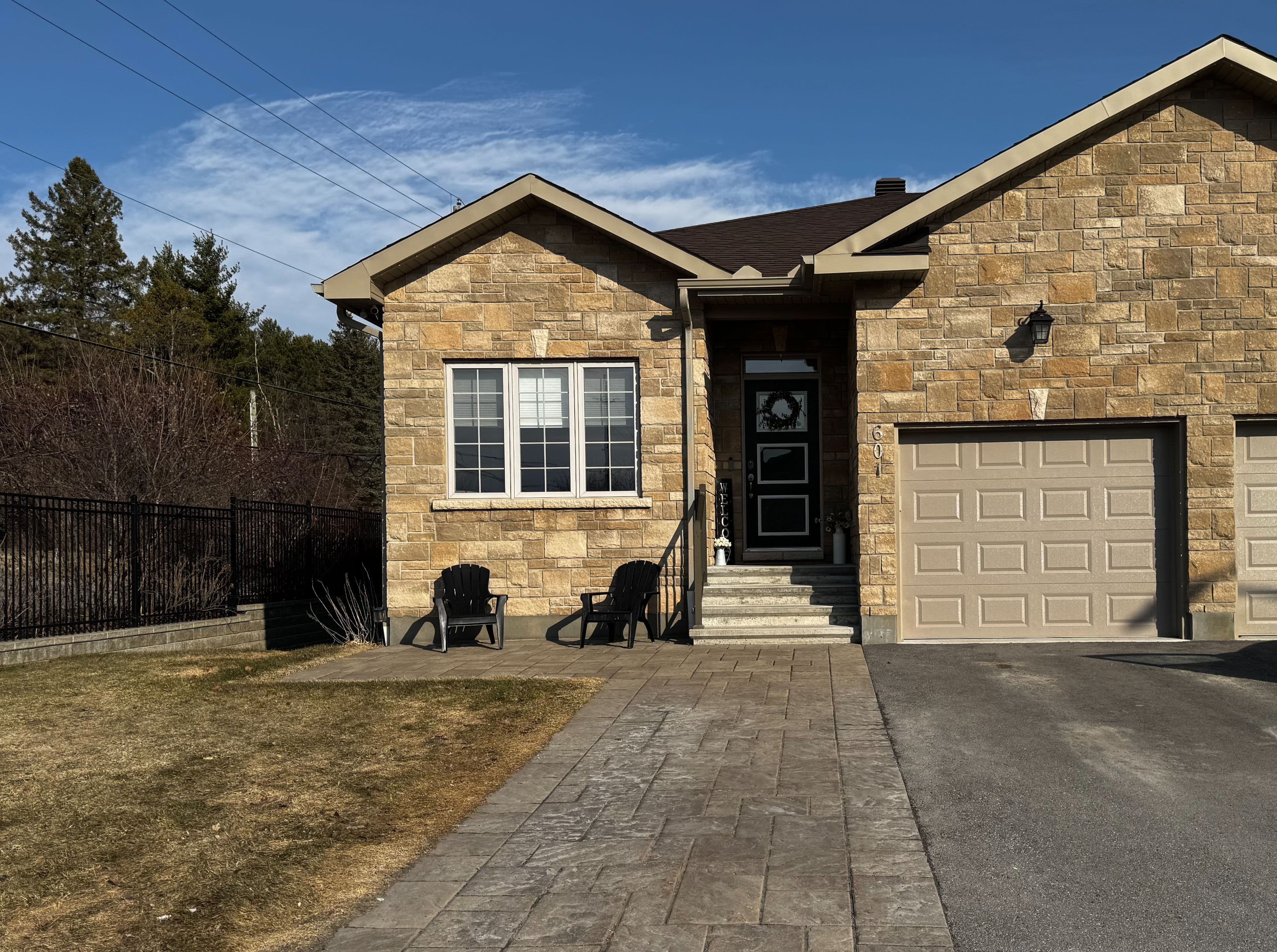 601 Meadowridge Circle, Carp - Huntley Ward, ON K0A 1L0