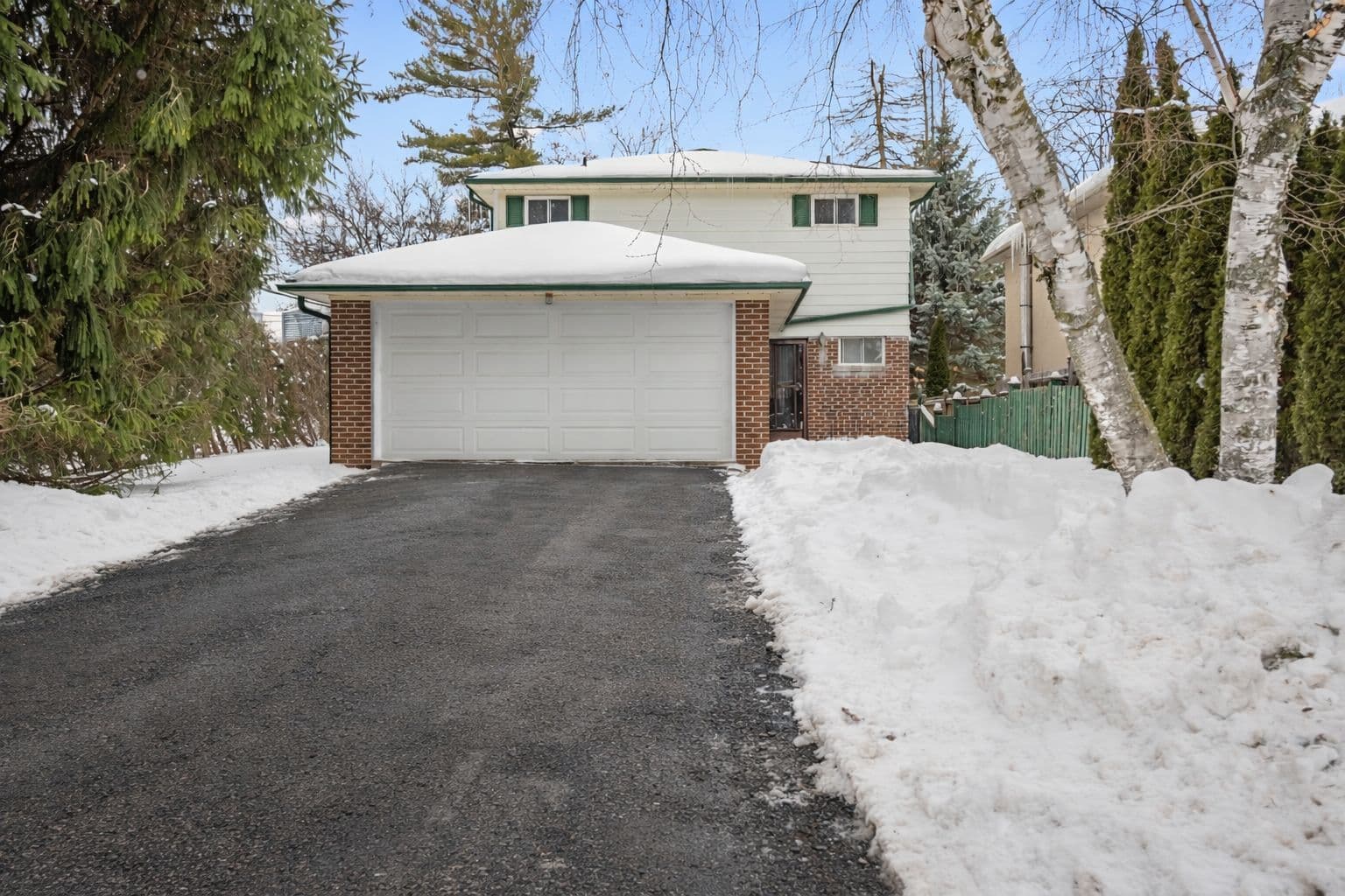 2 Johnson Street, Markham, ON L3T 2N7