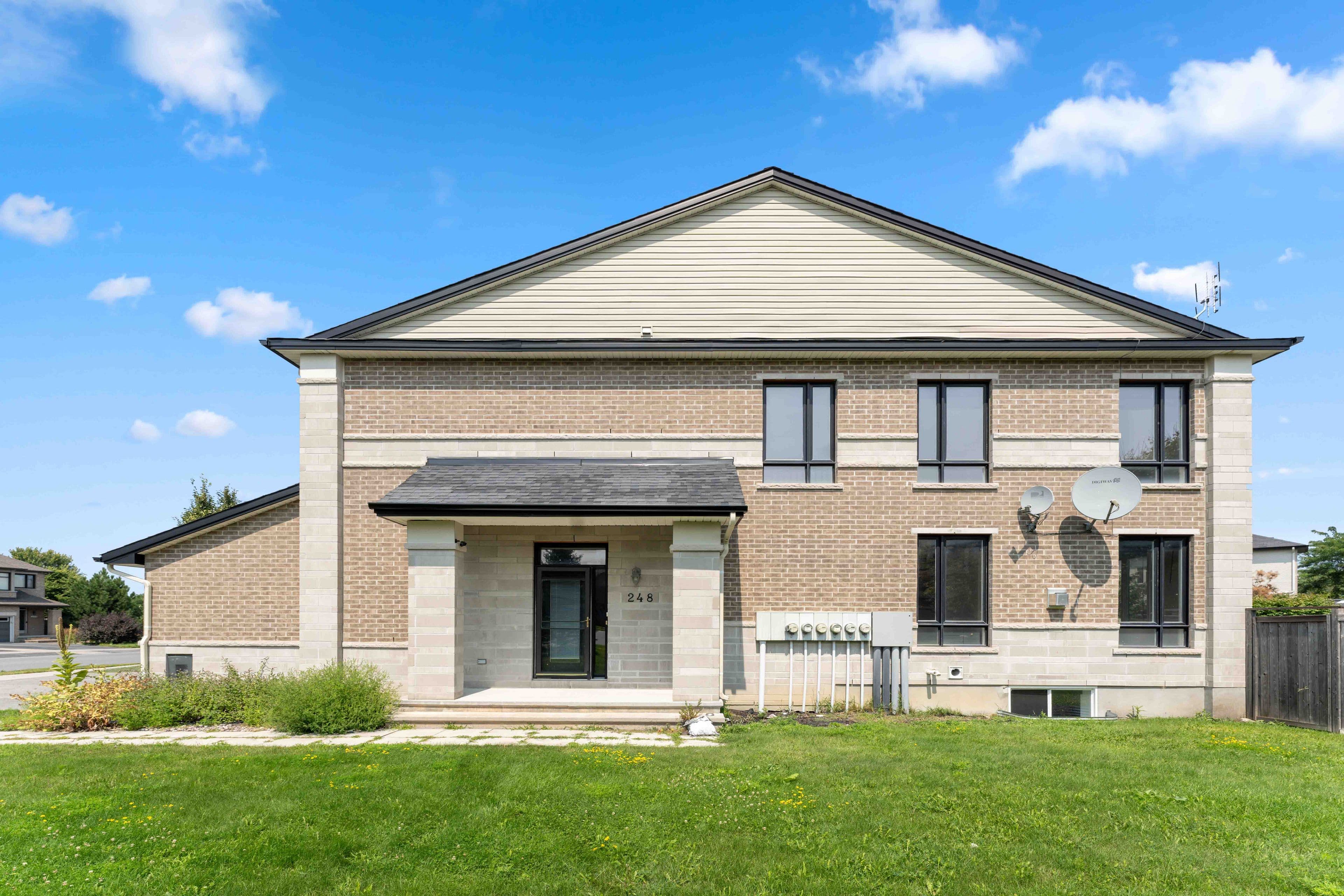 248 KEYROCK Drive, Kanata, ON K2T 0G2