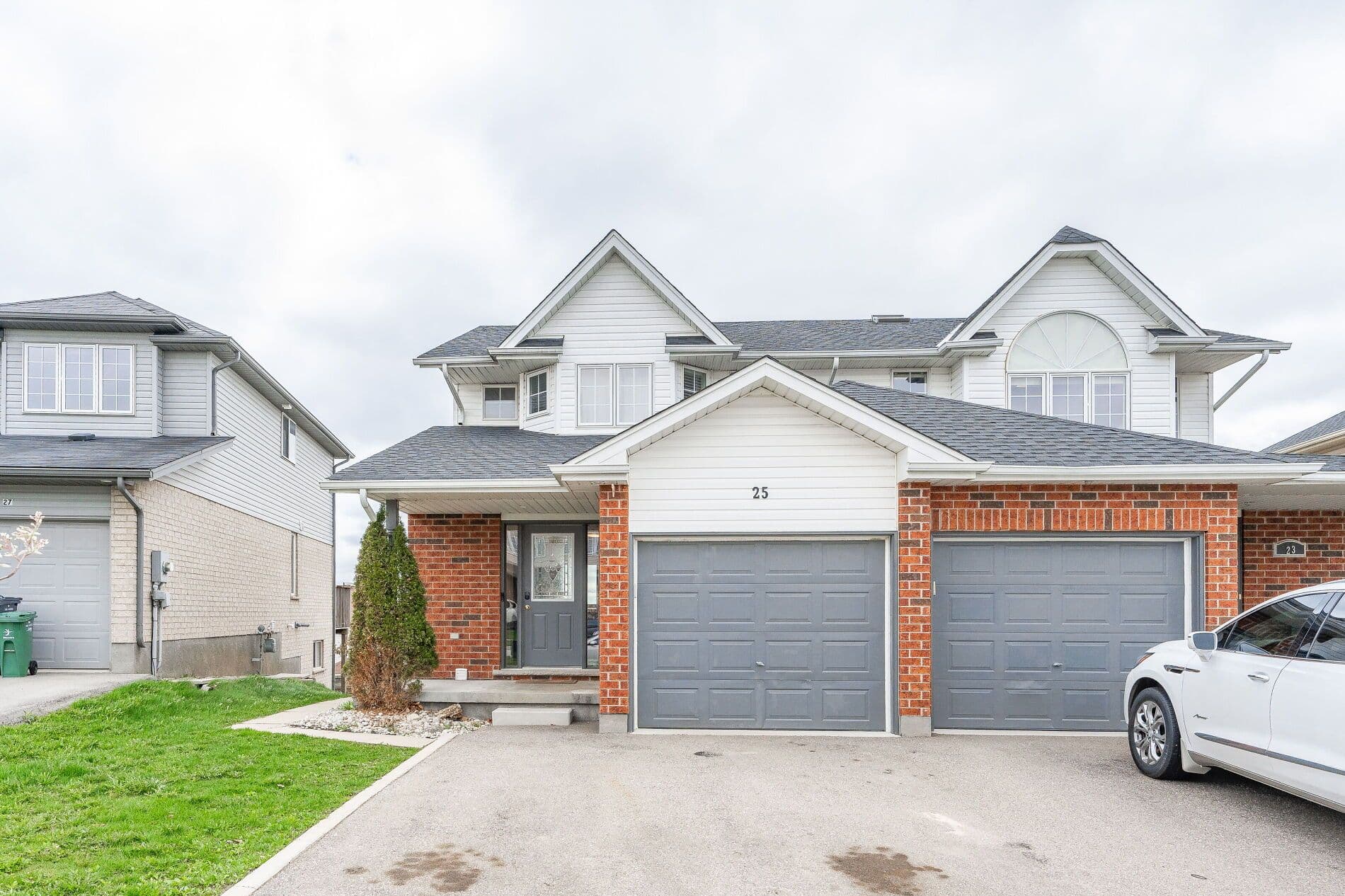 25 Davison Drive Upper, Guelph, ON N1E 0C1