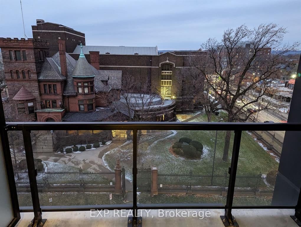 15 Queen Street S 604, Hamilton, ON L8P 0C6