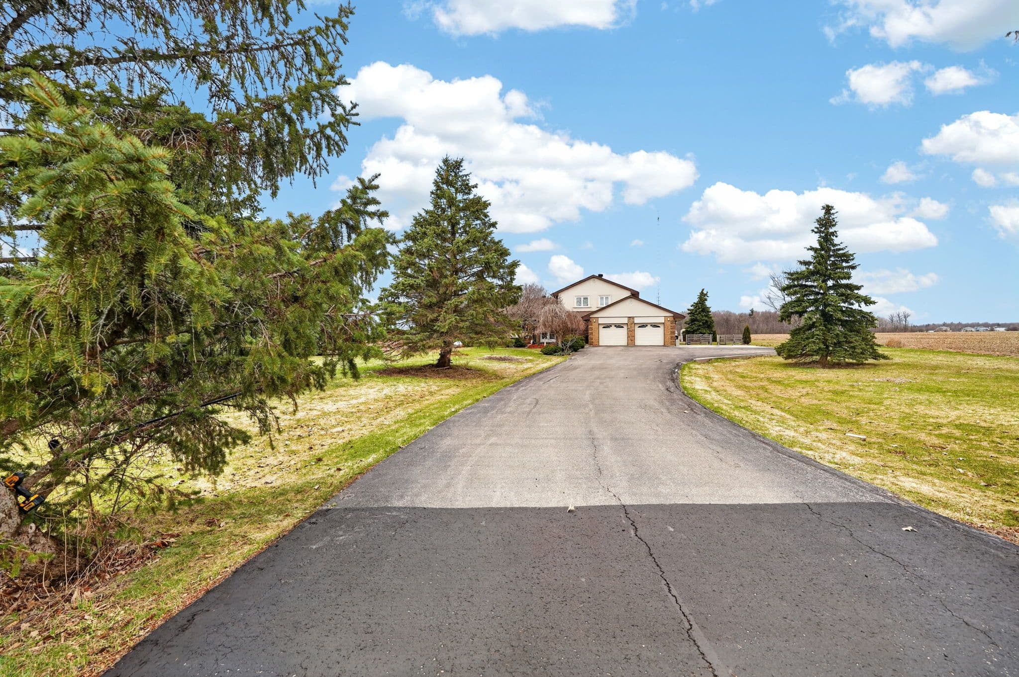 752 Old School Road, Caledon, ON L7C 0V6