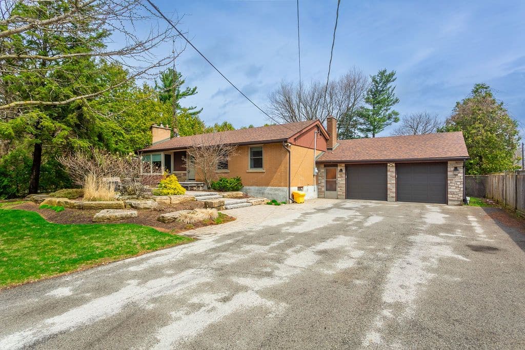 475 Kitty Murray Lane, Hamilton, ON L9G 3K9