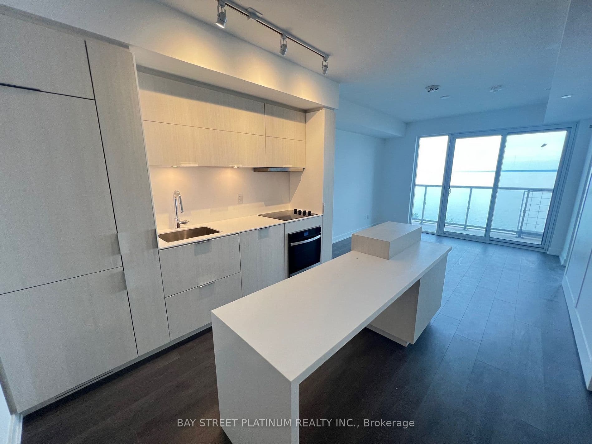 370 MARTHA Street 1205, Burlington, ON L7R 0G9