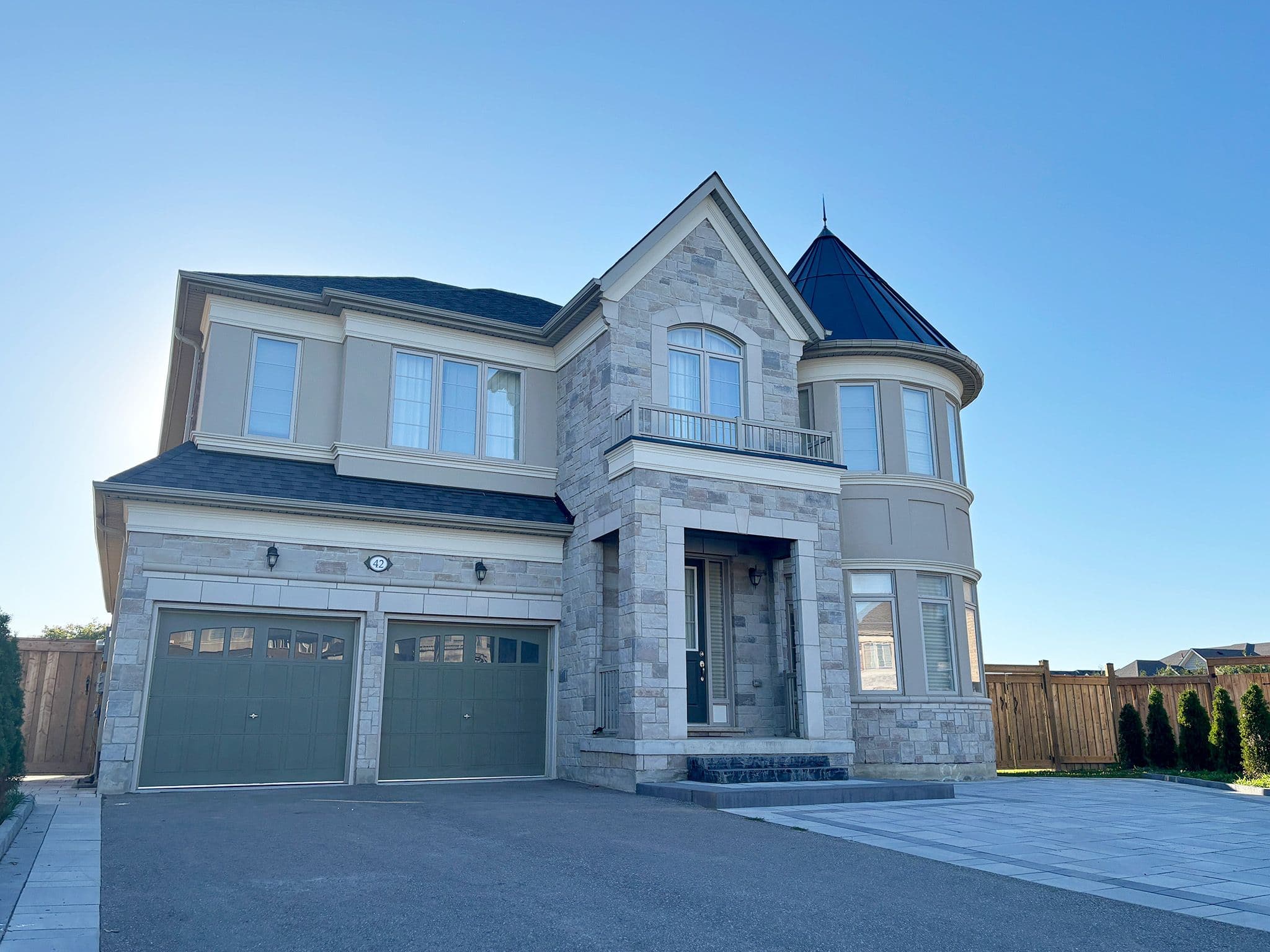 Bsmt 42 Brown Court, Newmarket, ON L3Y 0C7