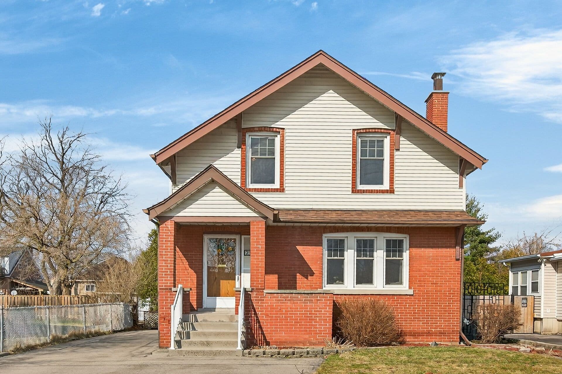 257 Queensdale Avenue E, Hamilton, ON L9A 1L3