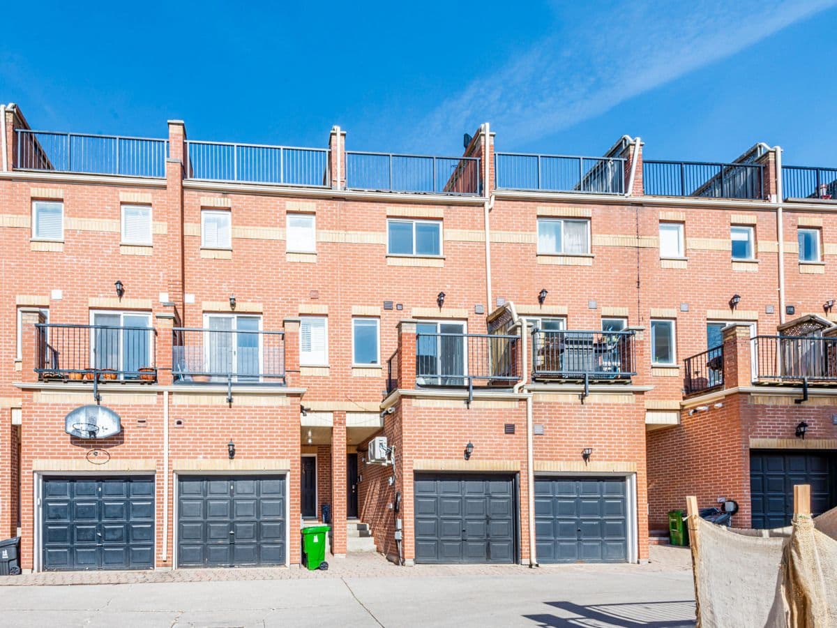 1521 Danforth Avenue, Toronto E01, ON M4J 5C3