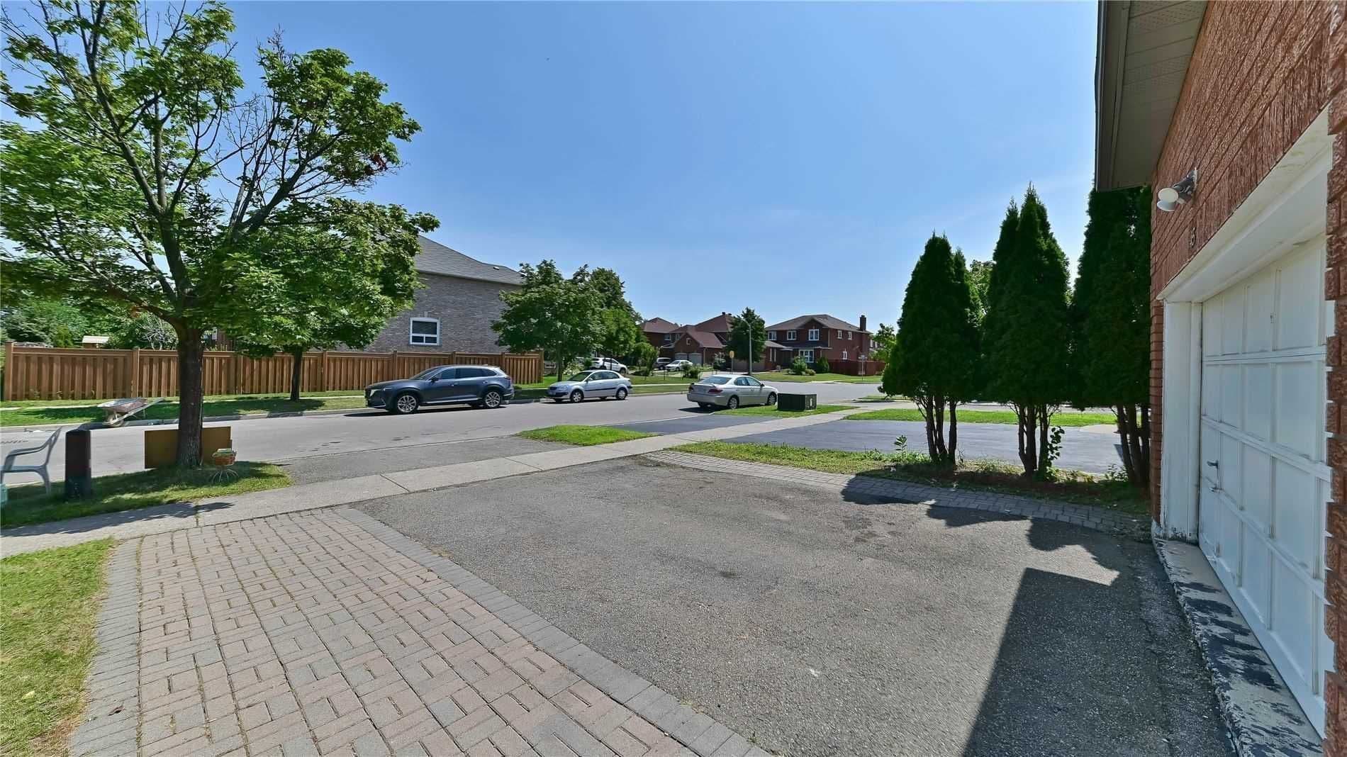 45 Faywood Drive, Brampton, ON L6Y 4K3