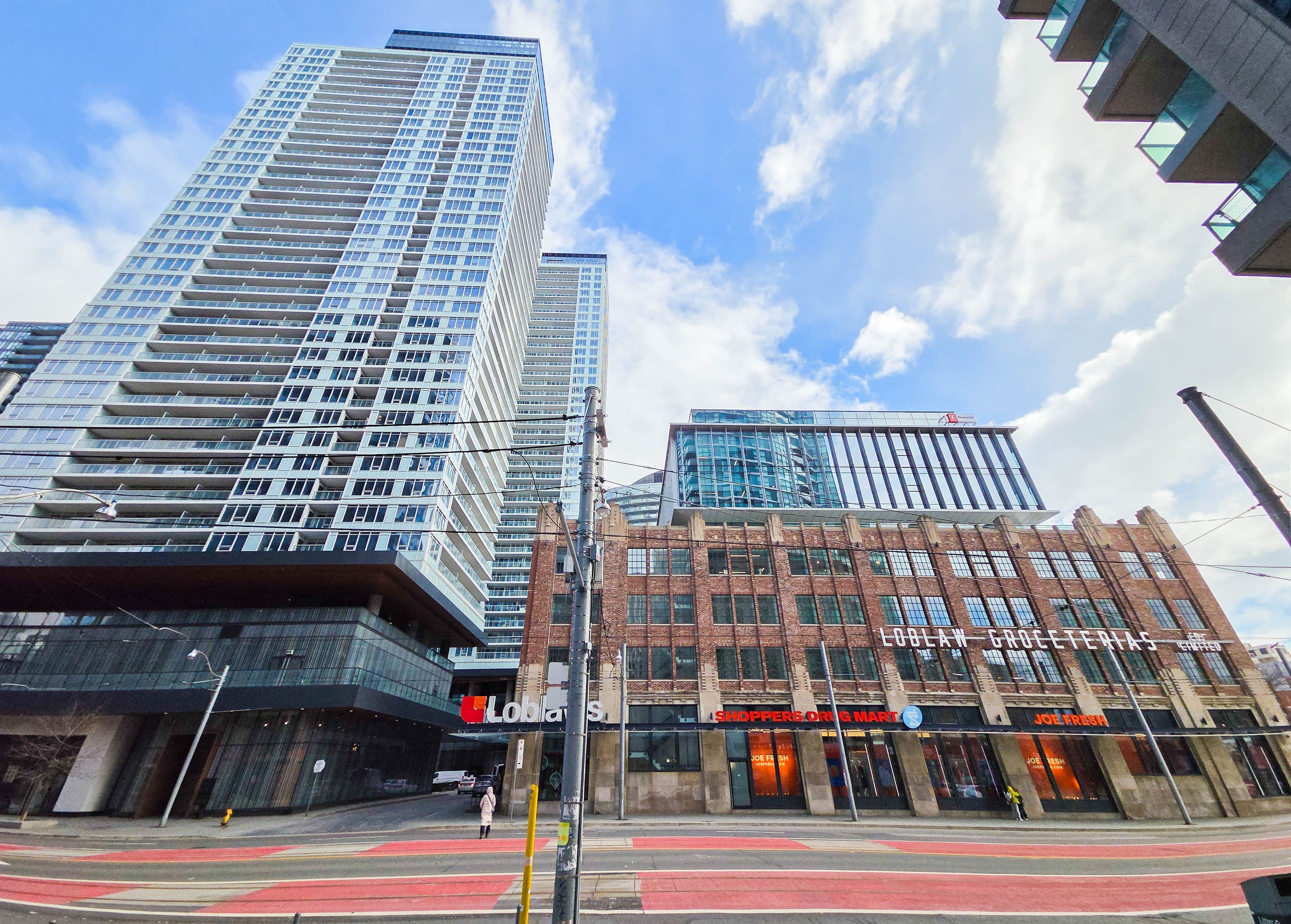 19 Bathurst Street 2811, Toronto C01, ON M5V 0N2