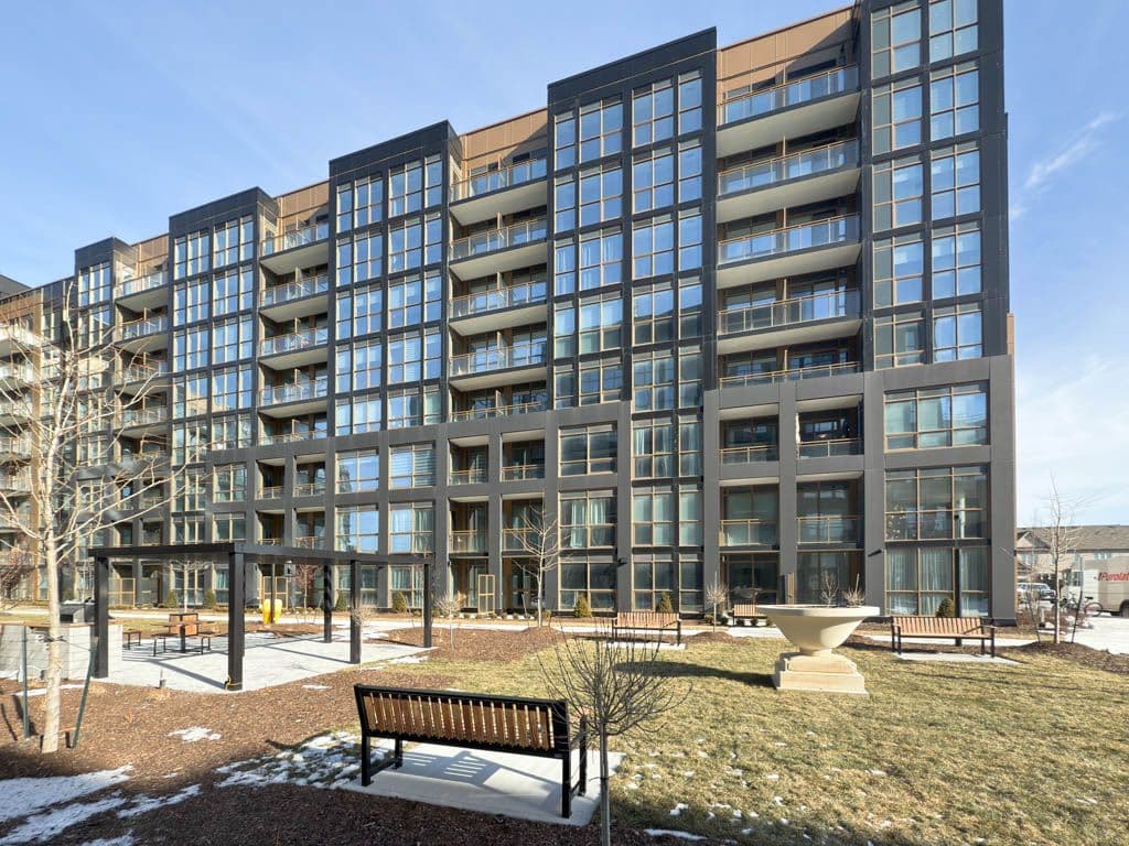 2343 Khalsa Gate 338, Oakville, ON L6M 4J2