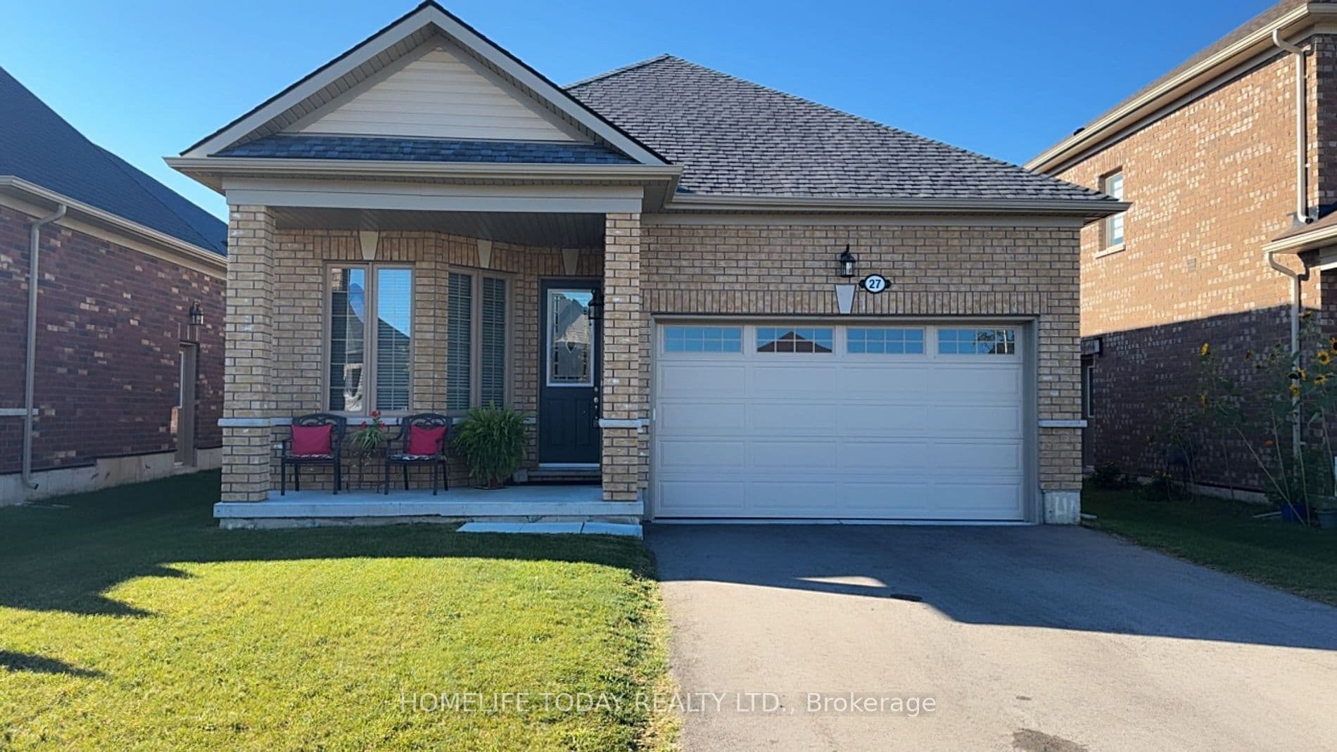 27 Seaton Crescent, Tillsonburg, ON N4G 0J8
