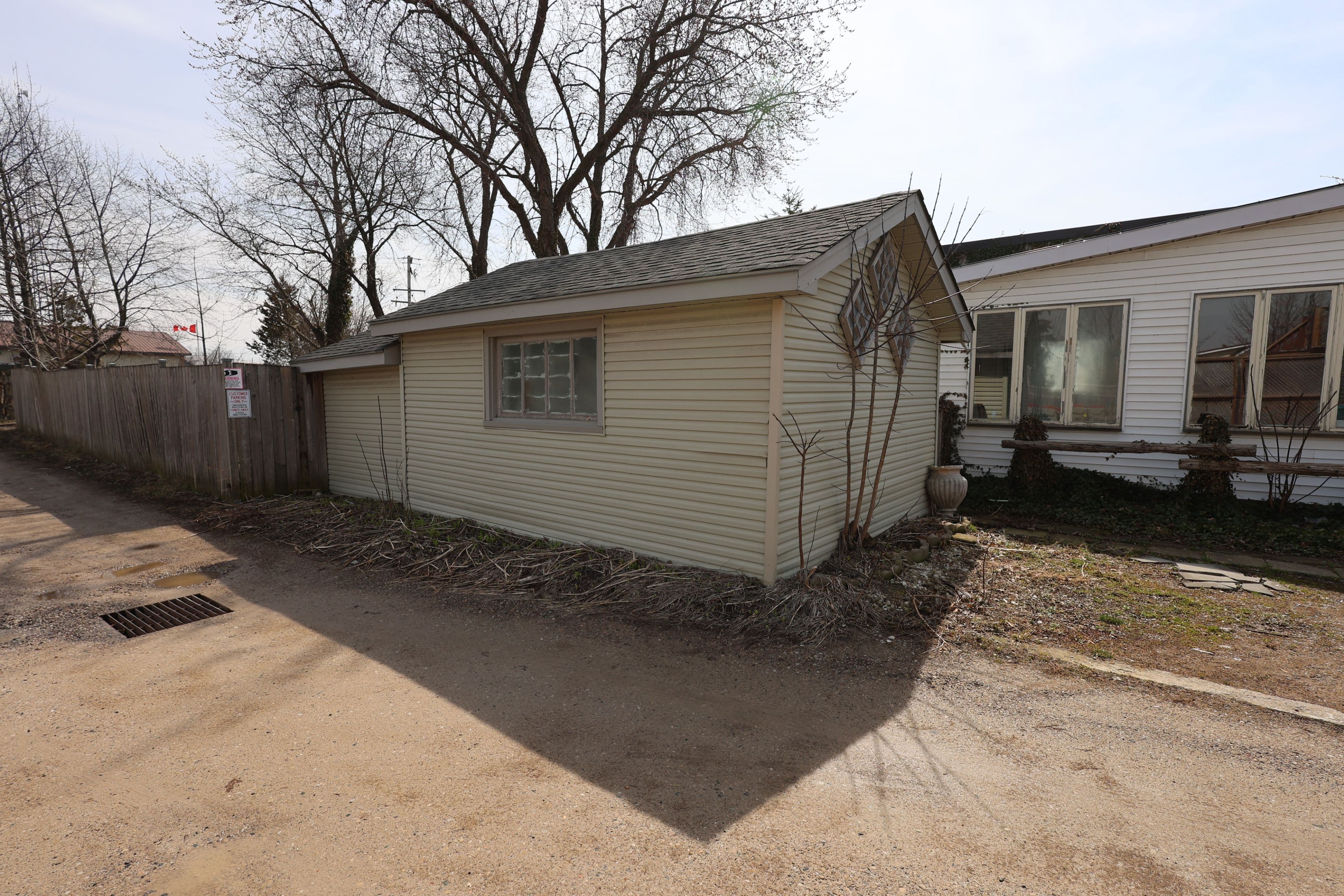 16 Ontario Street N, Lambton Shores, ON N0M 1T0