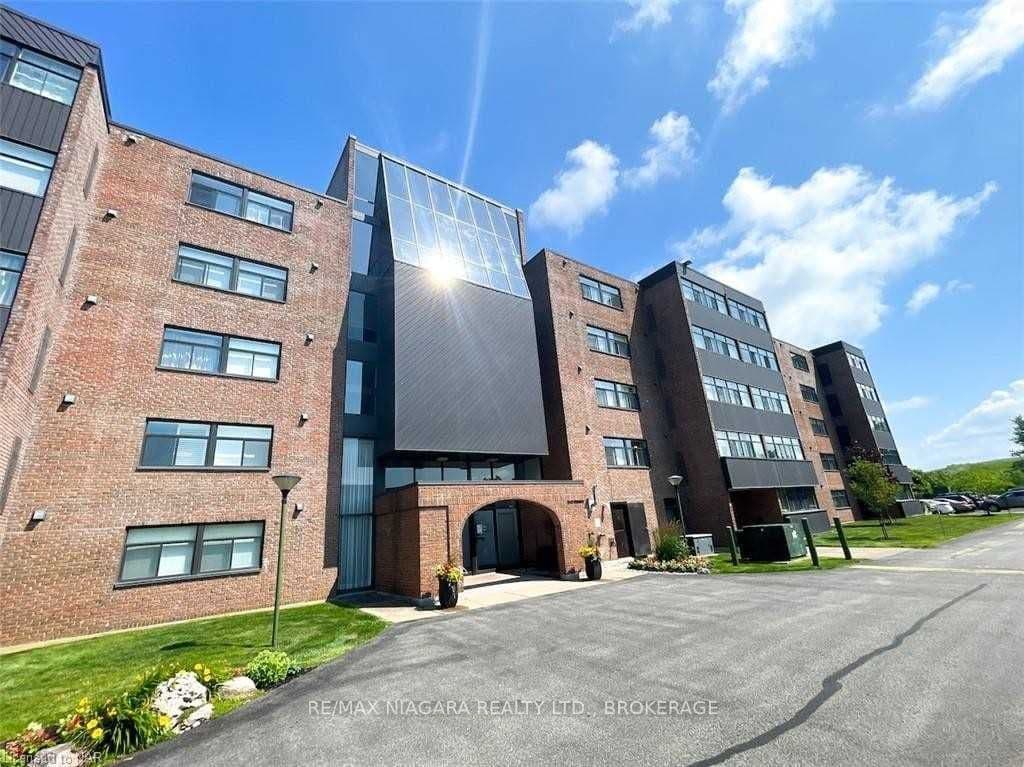 276 Oakdale Avenue 408, St. Catharines, ON L2P 3S5