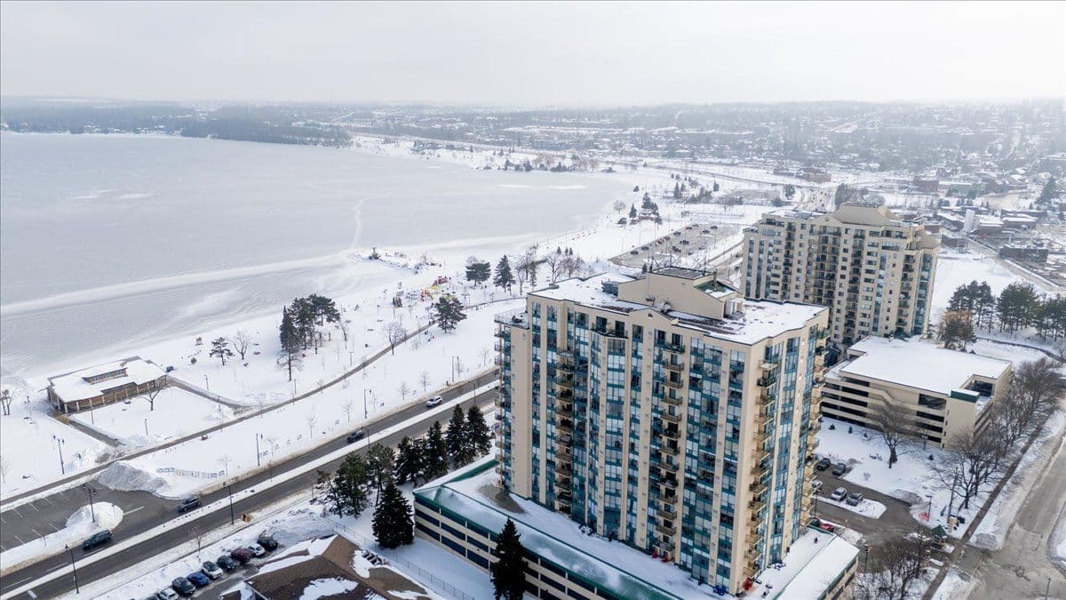 65 Ellen Street 602, Barrie, ON L4N 3A5