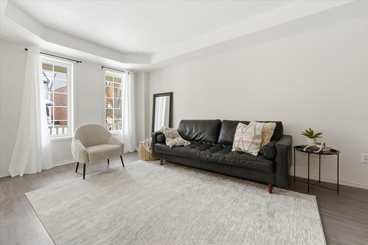 98 Roxton Road, Oakville, ON L6H 6V4