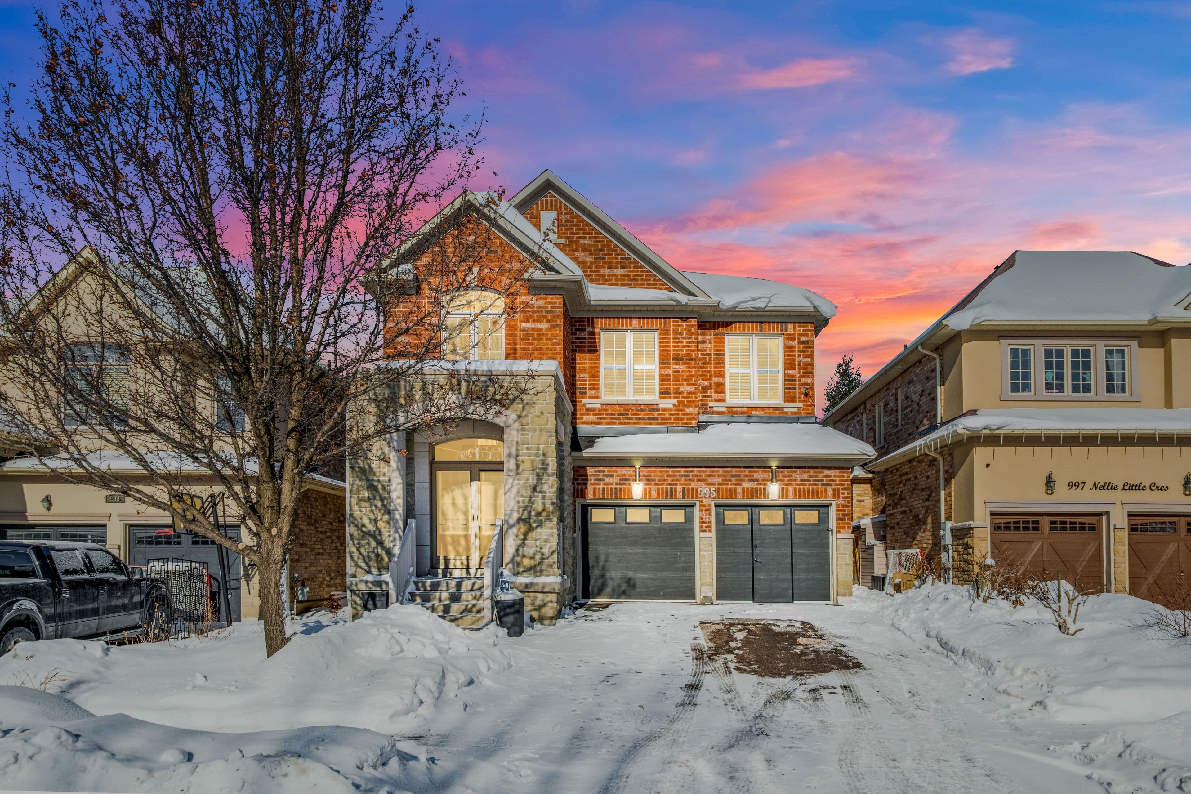 995 Nellie Little Crescent, Newmarket, ON L3X 3E6