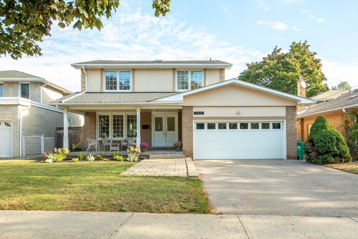 2429 Cliff Road, Mississauga, ON L5A 2P1