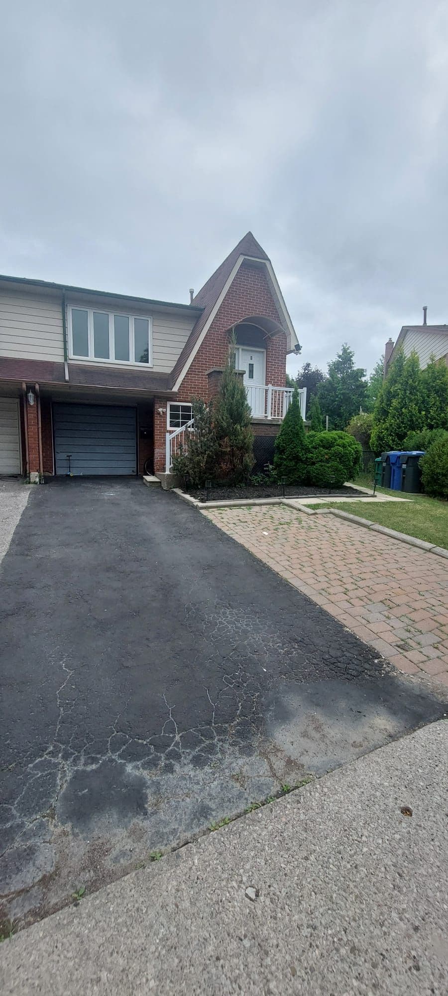 28 Foxacre Row, Brampton, ON L6V 3P5