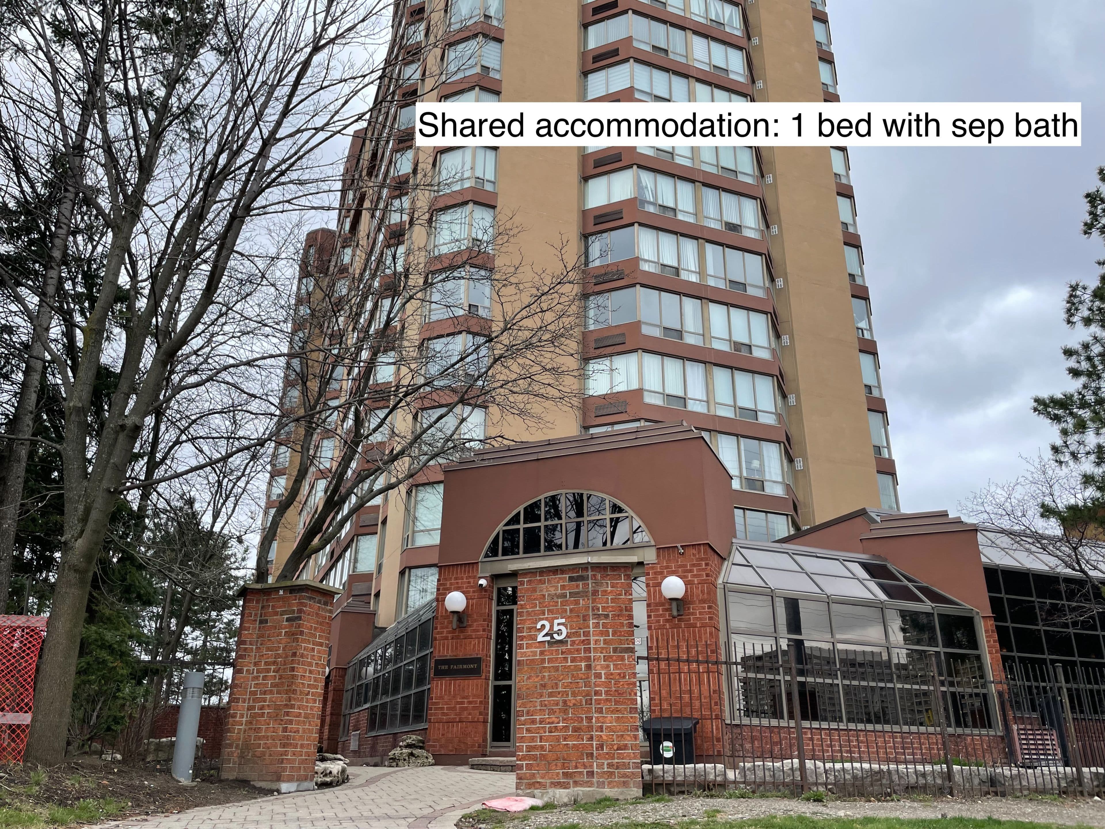 25 Fairview Road W 1101Rm2, Mississauga, ON L5B 3Y8