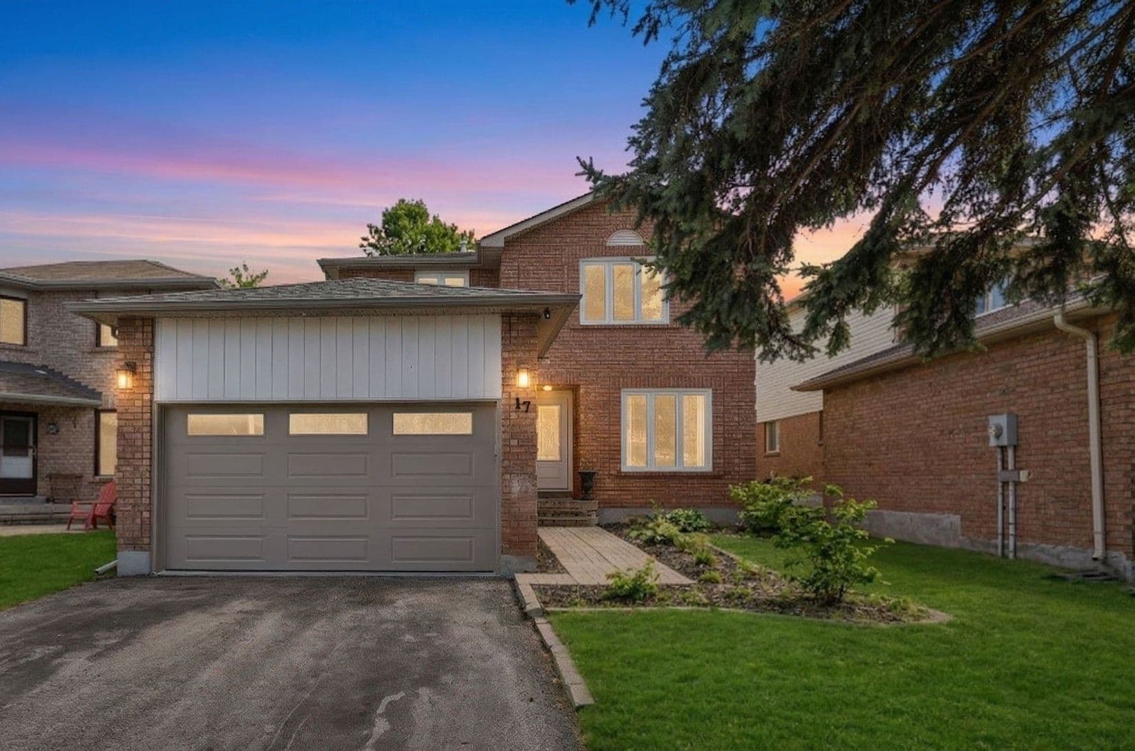 17 Cuthbert Street, Barrie, ON L4N 6X7