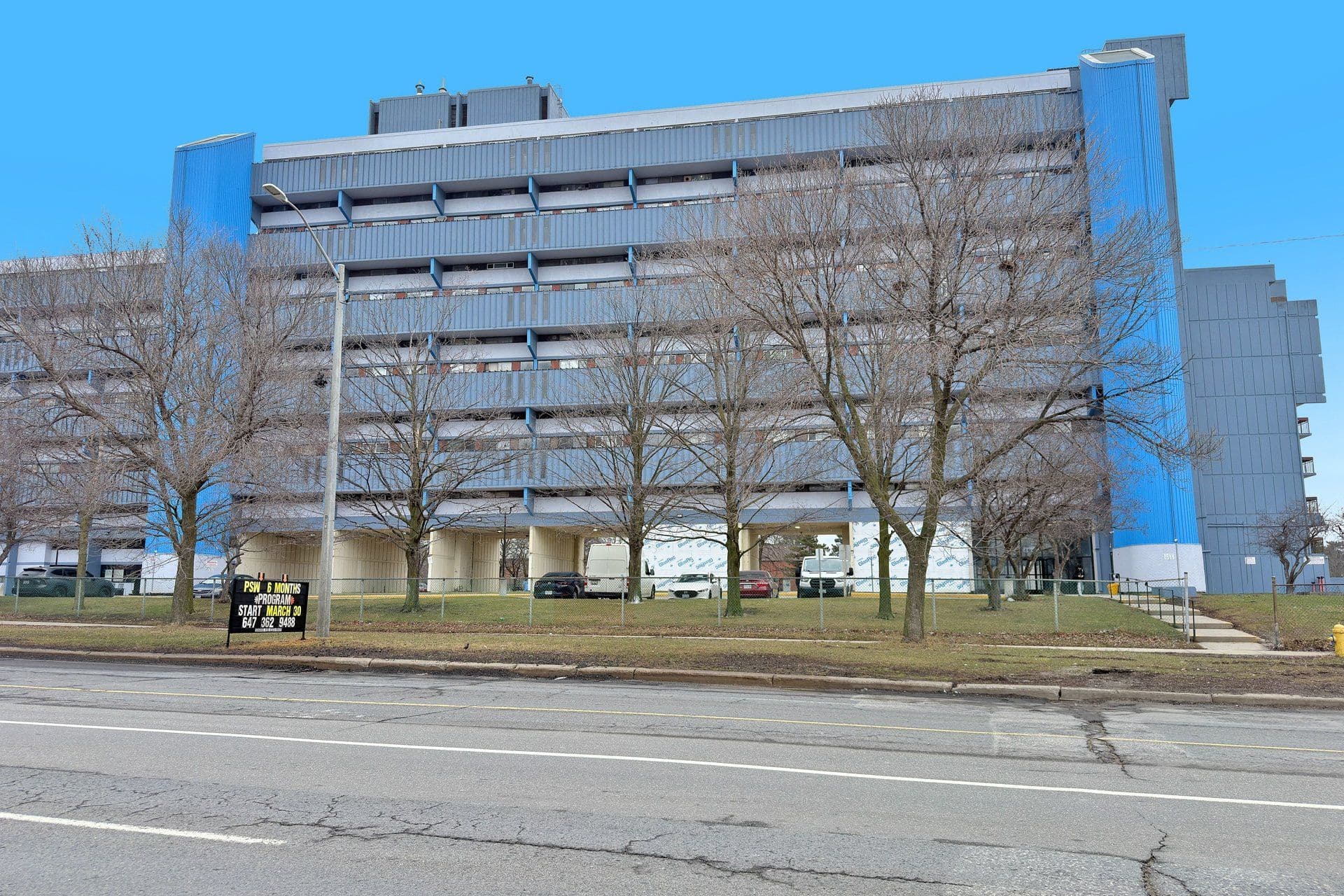 4645 Jane Street 428, Toronto W05, ON M3N 2K9