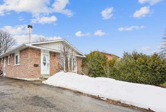 45 Snowball Crescent Upper, Toronto E11, ON M1B 1S5